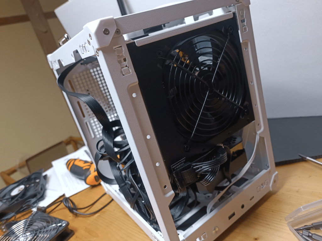 BD790I SEとJonsbo C6 ITXなどで自作PCを組んだら自己満足した｜重藤 六