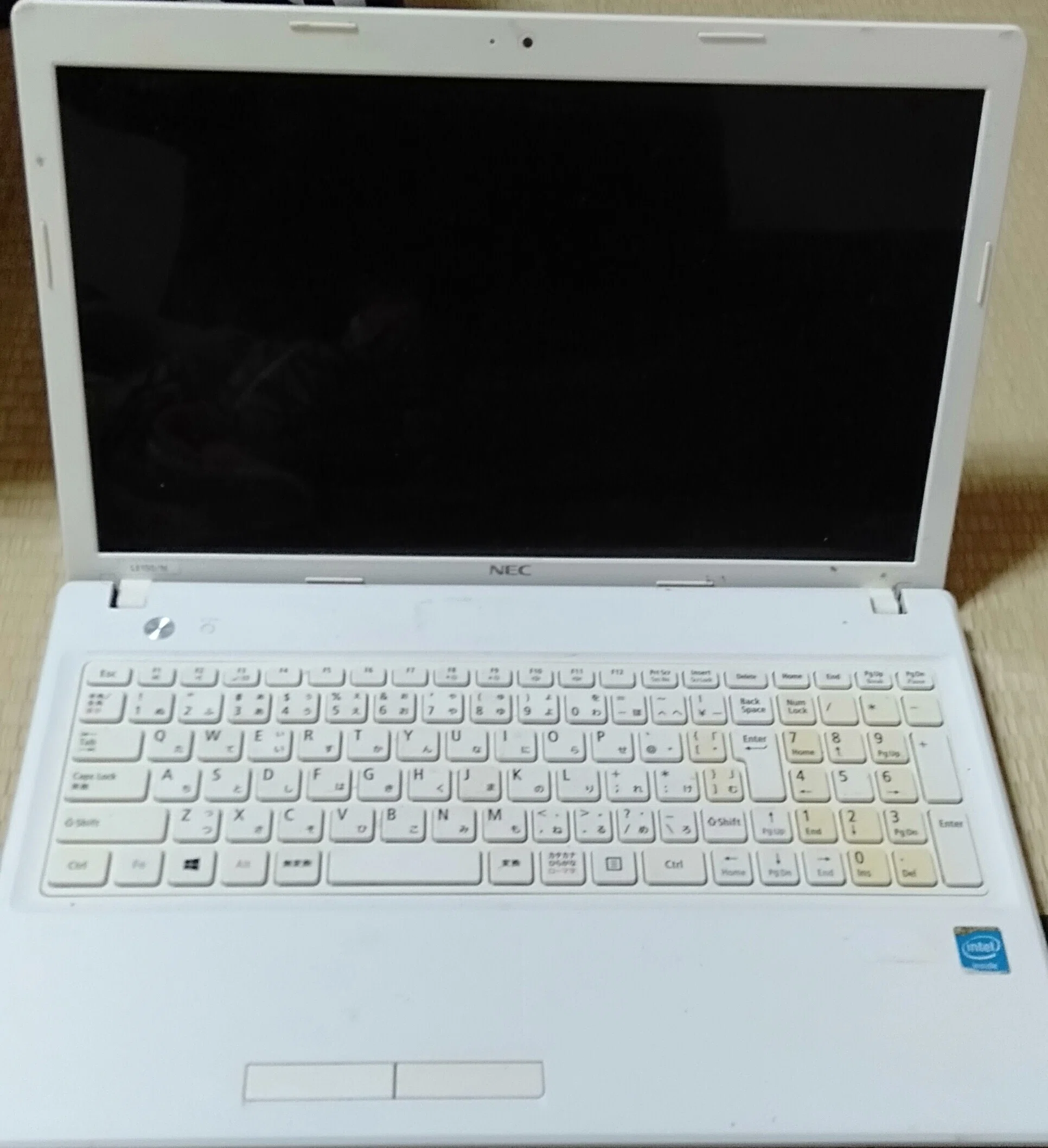 NEC  PC-le150n2w-h2   美品です。 LaVie E PC-LE150N2W-H2を600円で買いました。｜ぶたうし