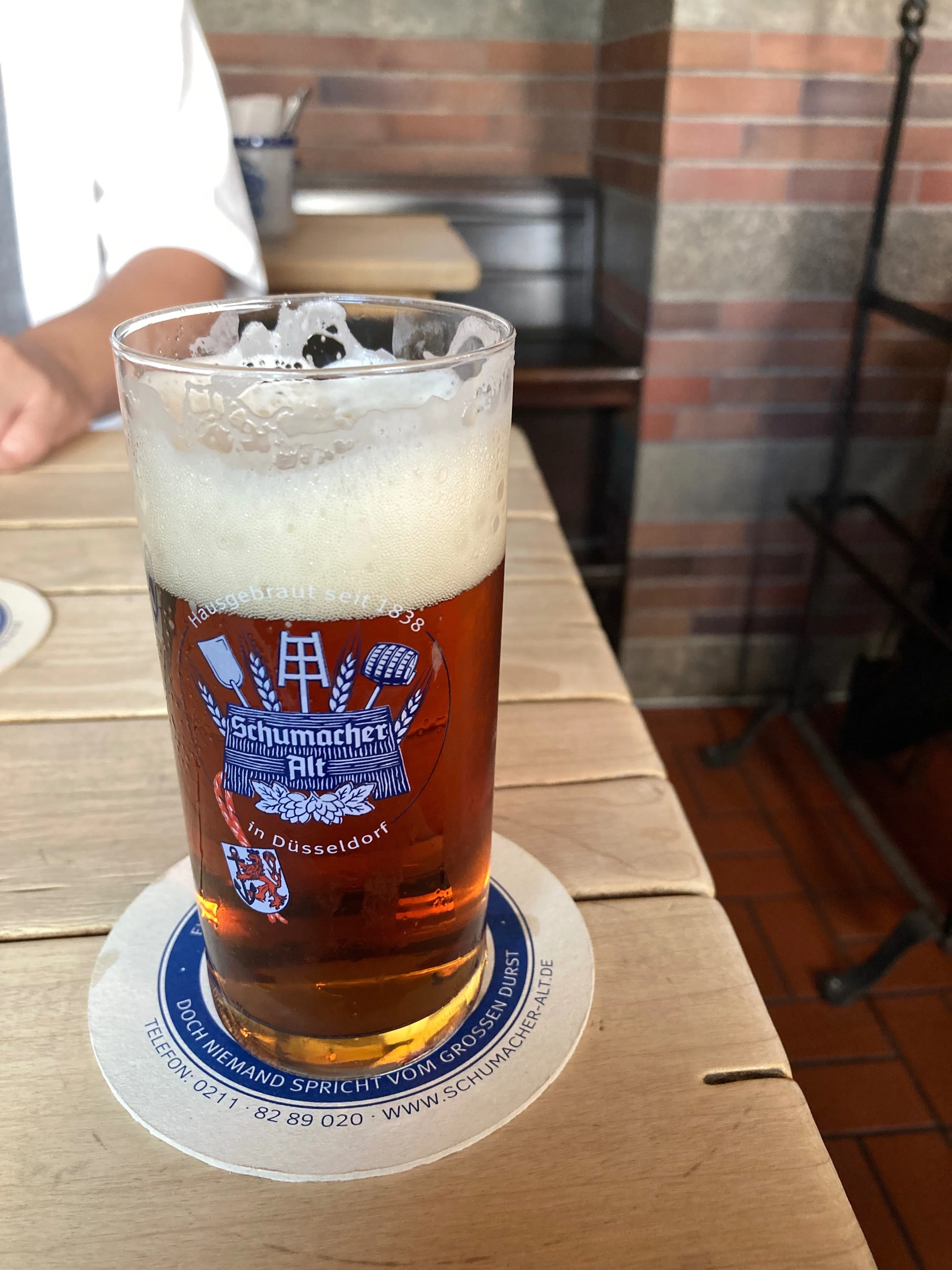 ビールコンテナ　シューマッハ　ドイツ ドイツ(3) さあ街でビールを飲むぞ (24.09.02-09.20ビール旅）｜Elliy