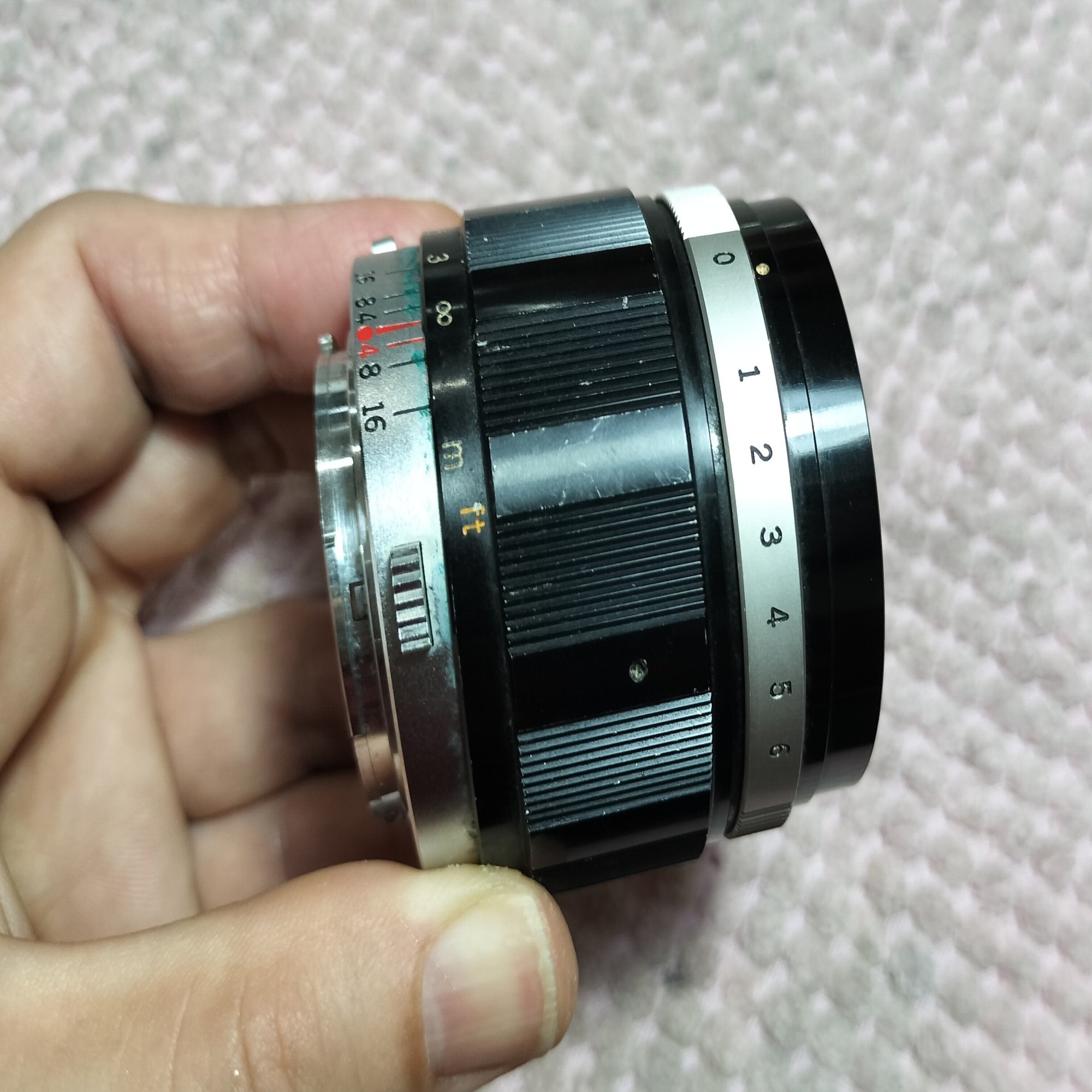 OLYMPUS H.ZUIKO 42mm F/1.2 ペンF用レンズの分解｜フィルムカメラ修理  