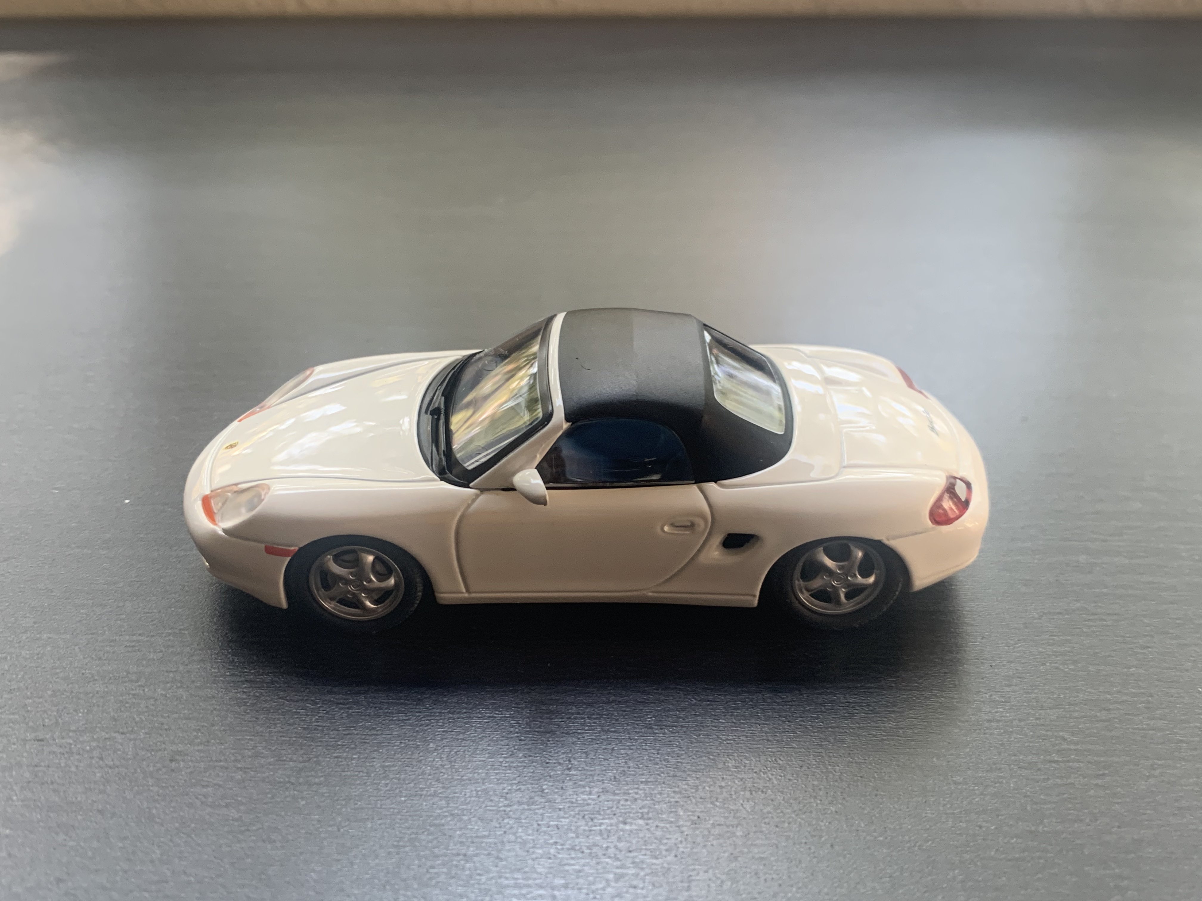 マイスト　ポルシェ　ボクスター Maisto (マイスト) ポルシェ ボクスター 1/18 台座欠品
