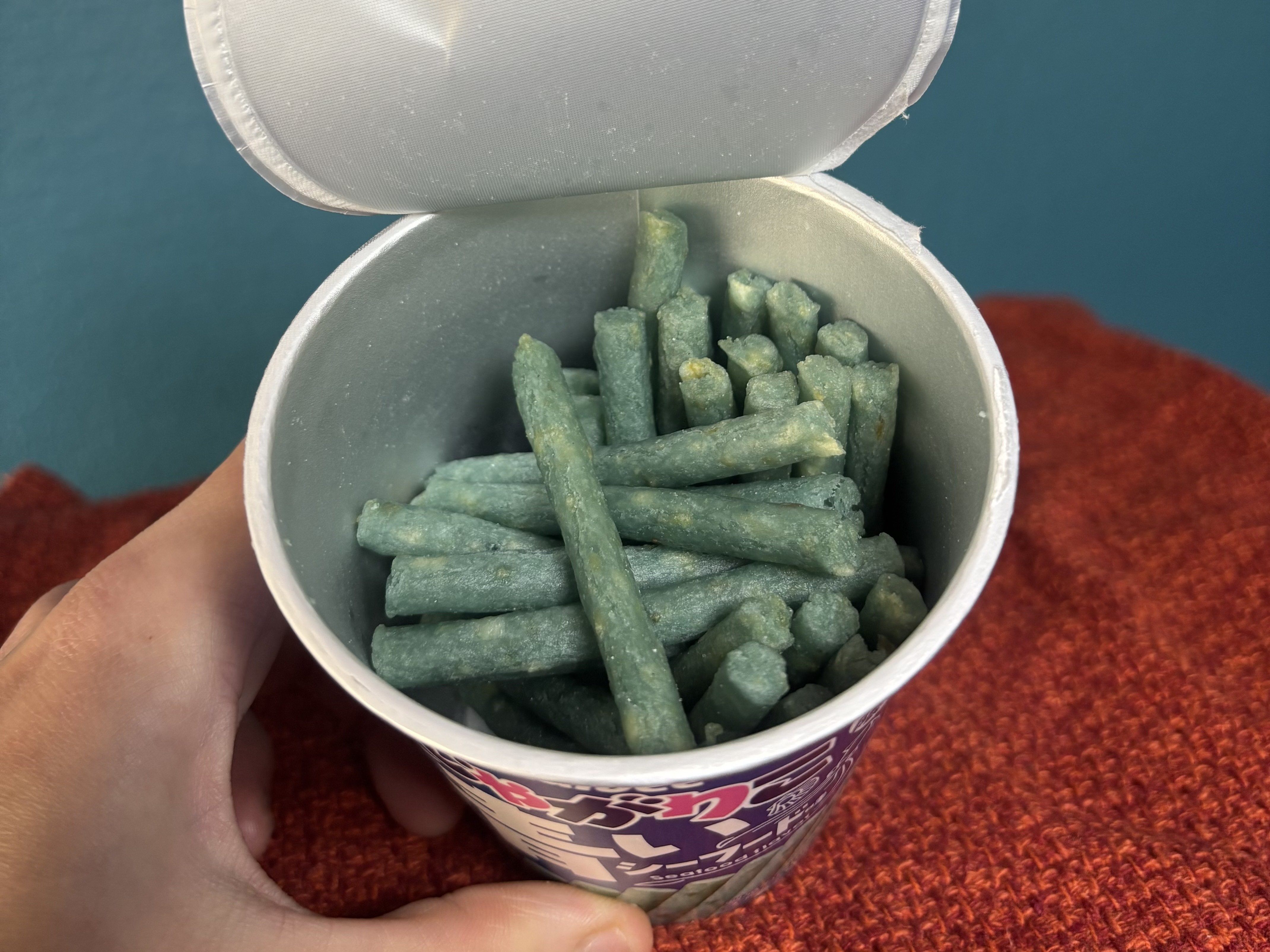 新商品】青いじゃがりこ食べてみた|NONN 新商品】青いじゃがりこ食べてみた|NONN