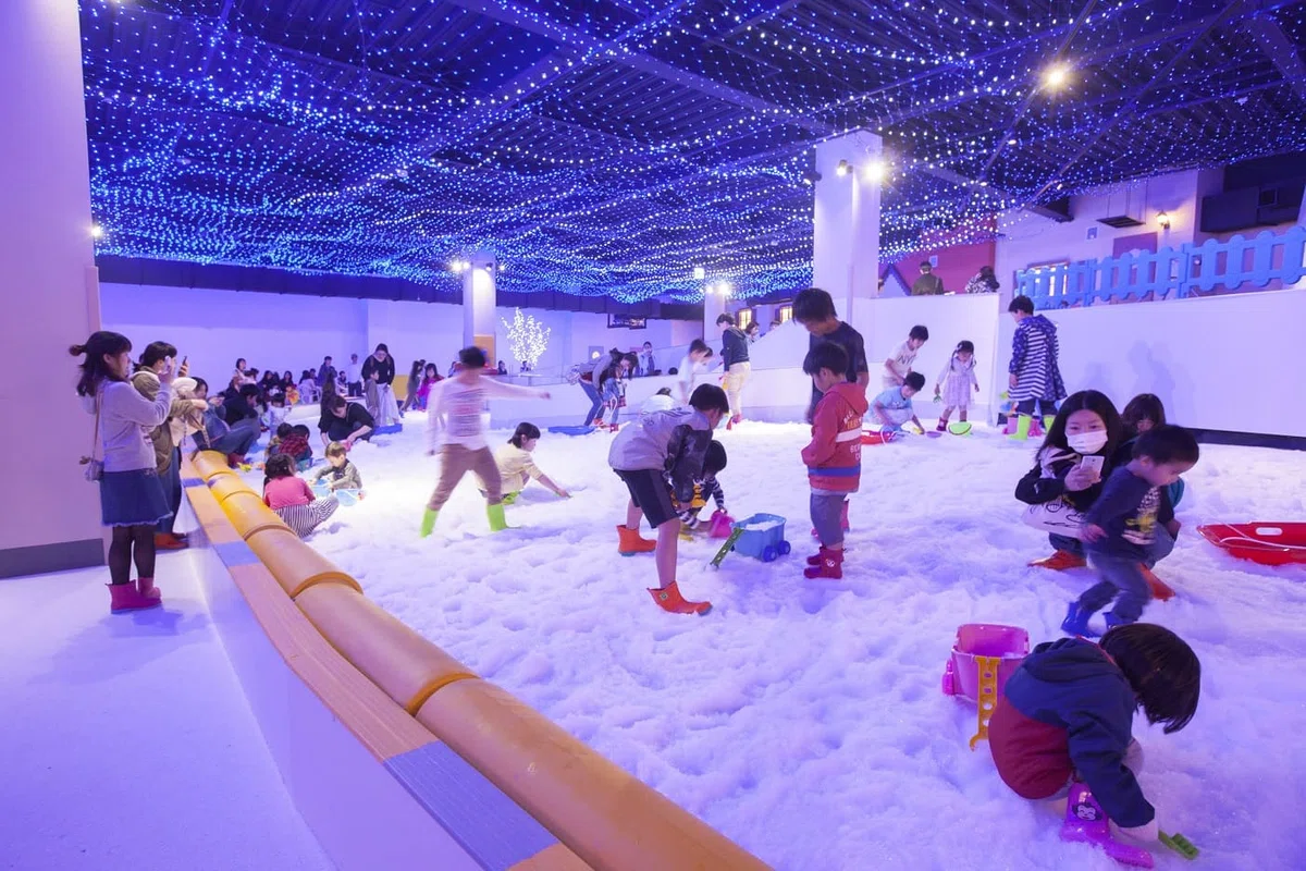 東京 あそびマーレで雪遊び