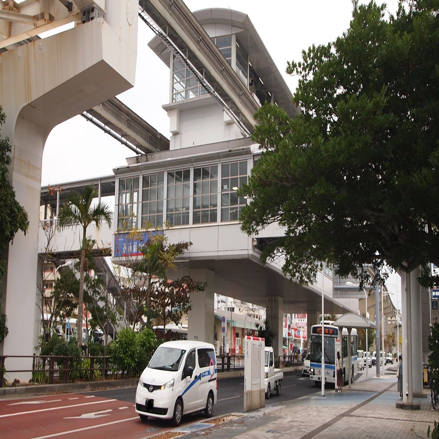 赤嶺 駅