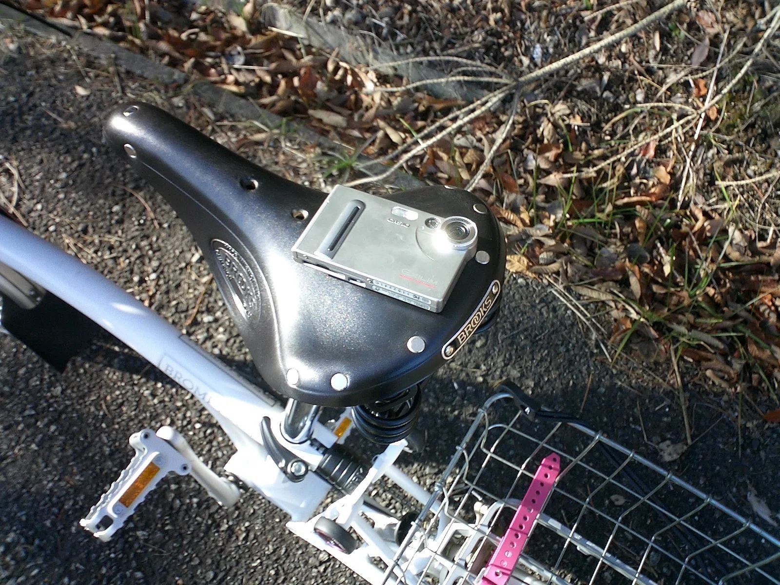 ブロンプトンに革サドルという極上の贅沢【BROOKS B17 FLYER】｜unBIKE