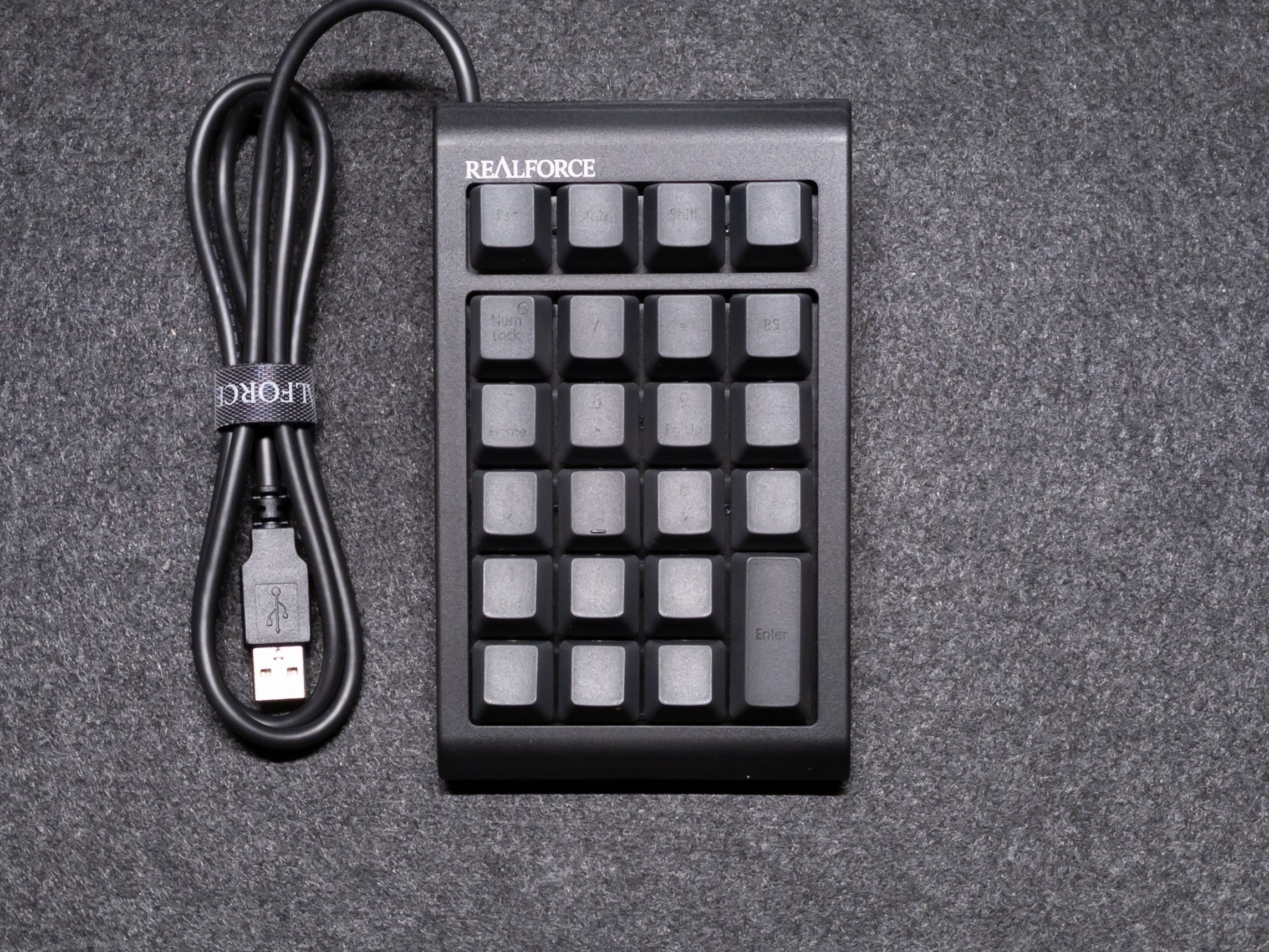 ガジェットレビュー】至高のテンキー。 │ REALFORCE RT1｜EmuLog