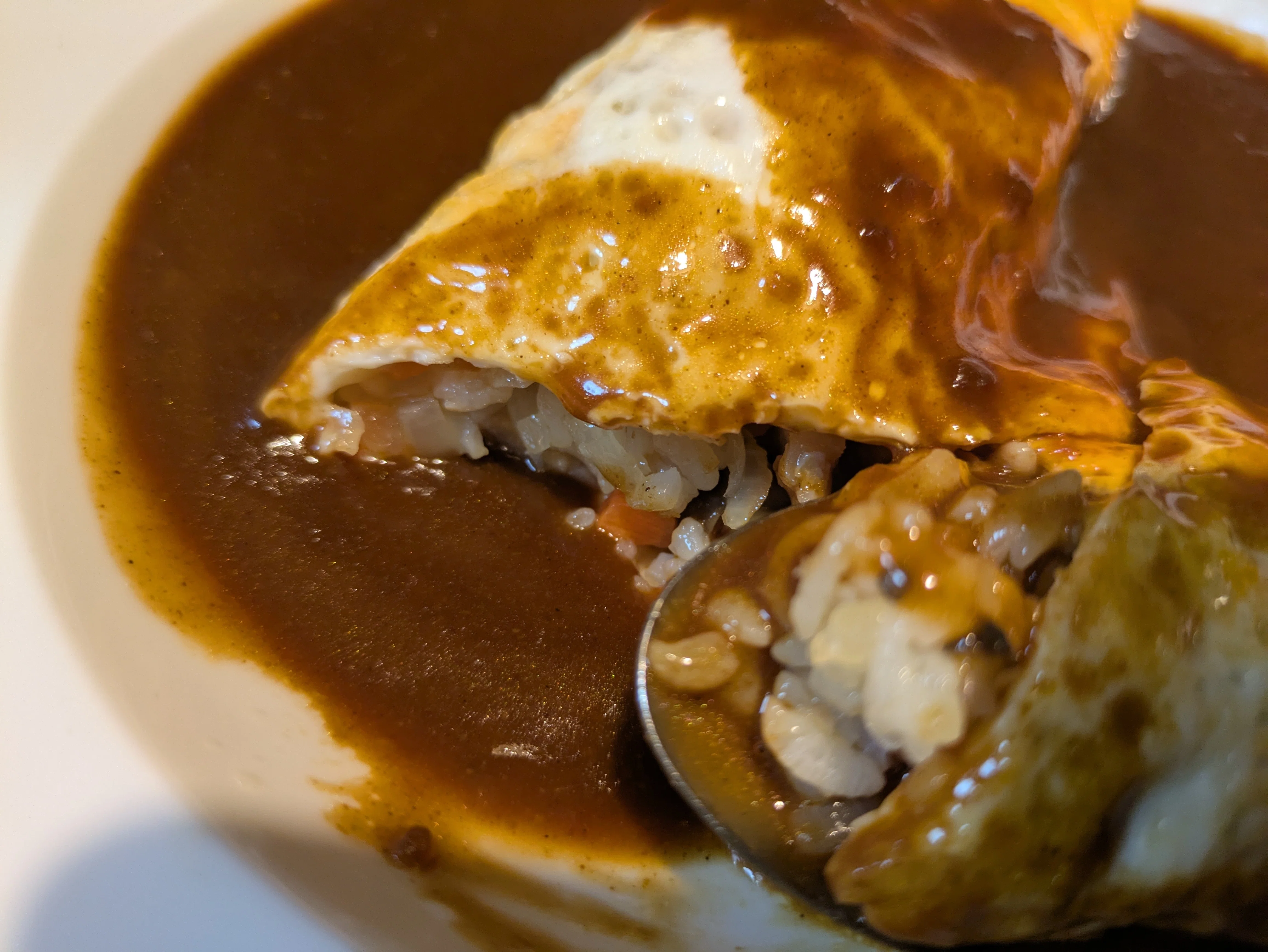 オムカレーのごはんの色は。｜tokeiya