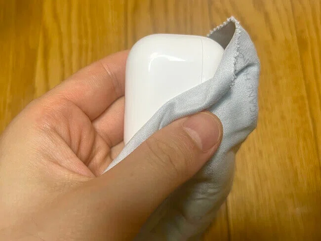 AirPodsPro（第2世代）のケースが傷だらけになった時の唯一の解決策