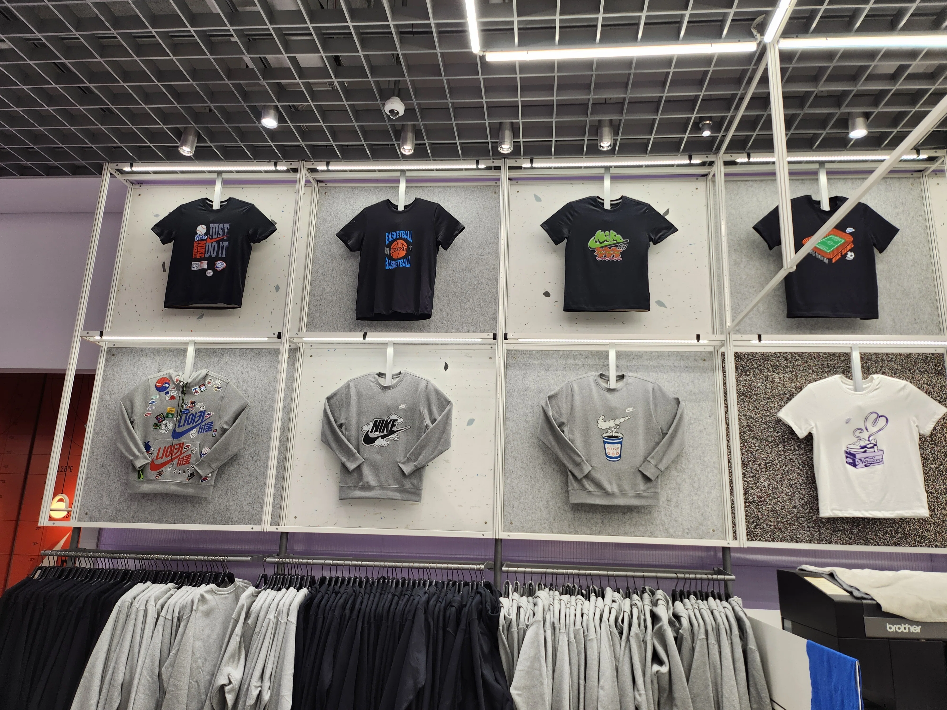 1年ぶりの韓国ソウル。『NIKE BY YOU』ナイキカスタムは夜の閉店前も 