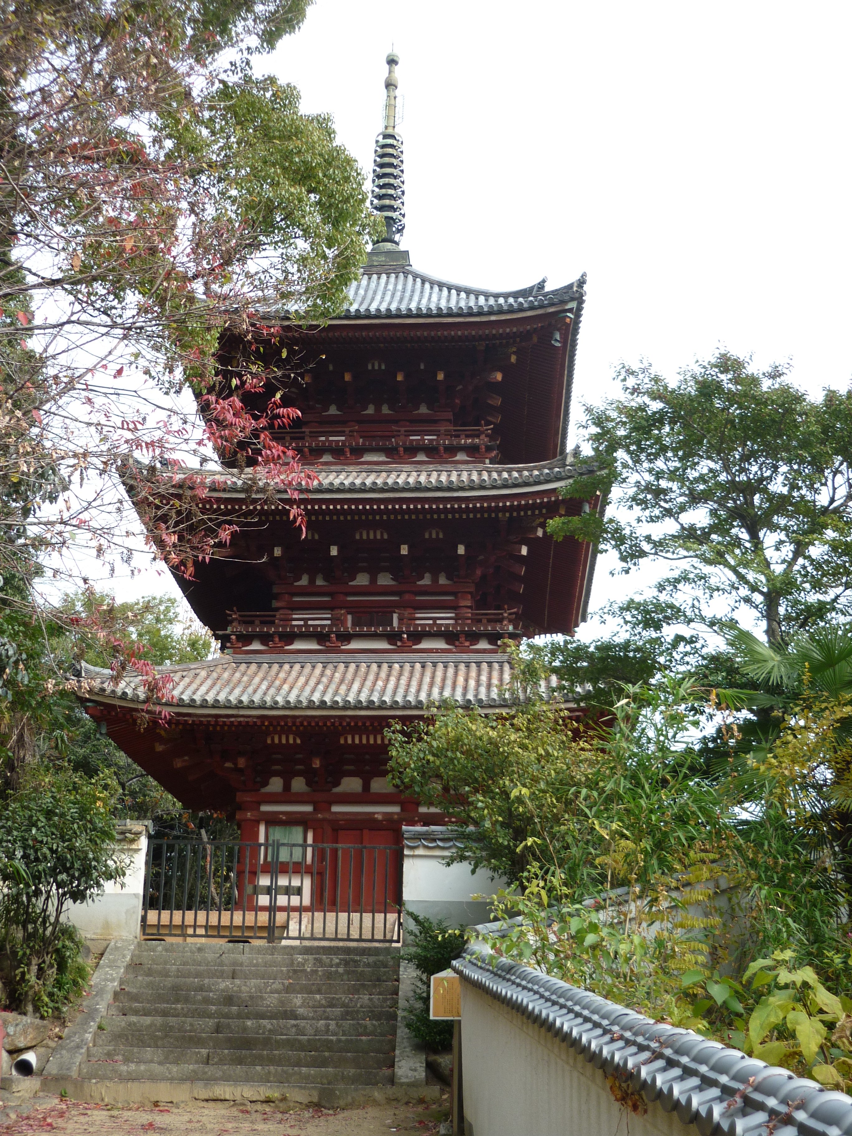 中国・四国地方の石造物①:浄土寺宝篋印塔・五輪塔(伝・足利 中国・四国地方の石造物①:浄土寺宝篋印塔・五輪塔(伝・足利