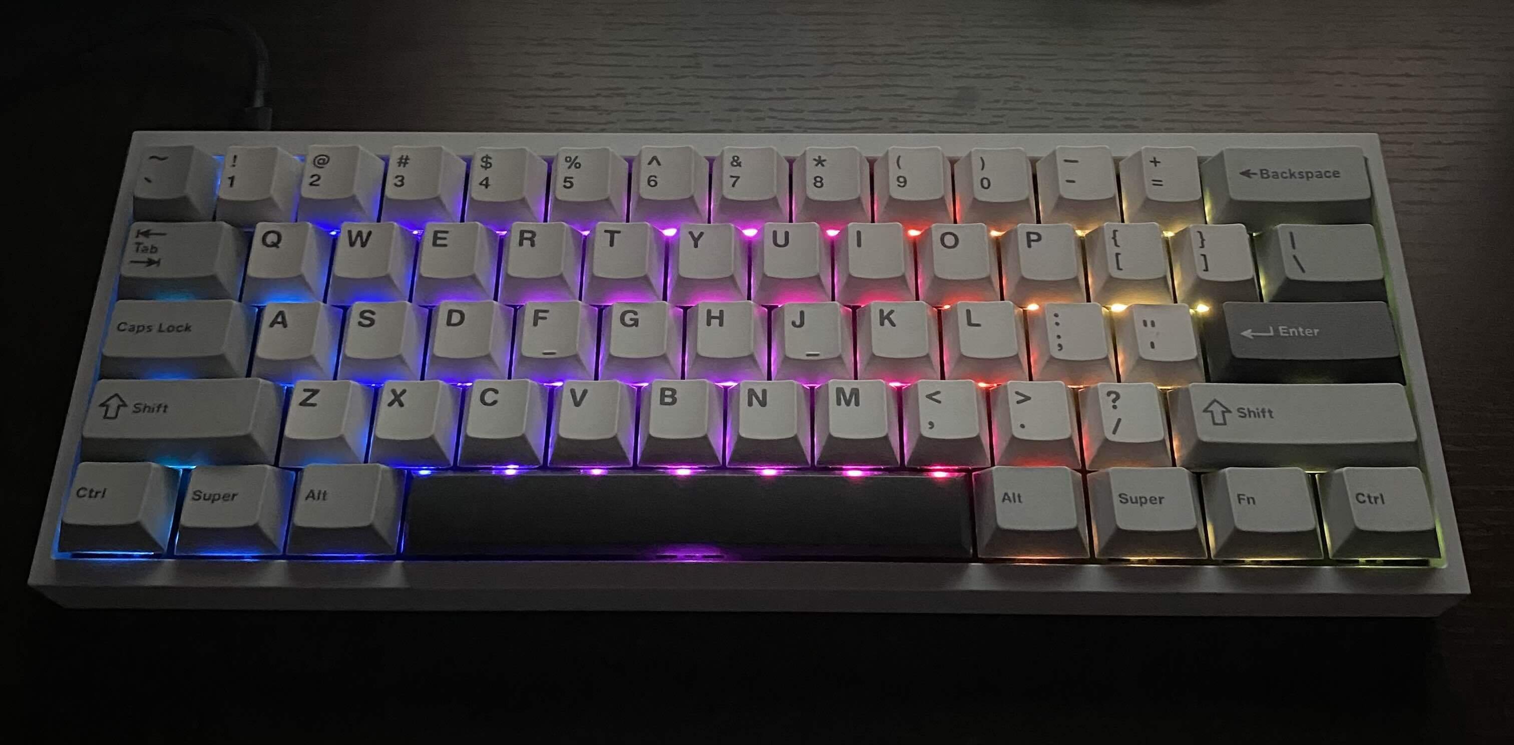 ギラギラ光る自作キーボード「SilverBullet44」が遊舎工房で販売