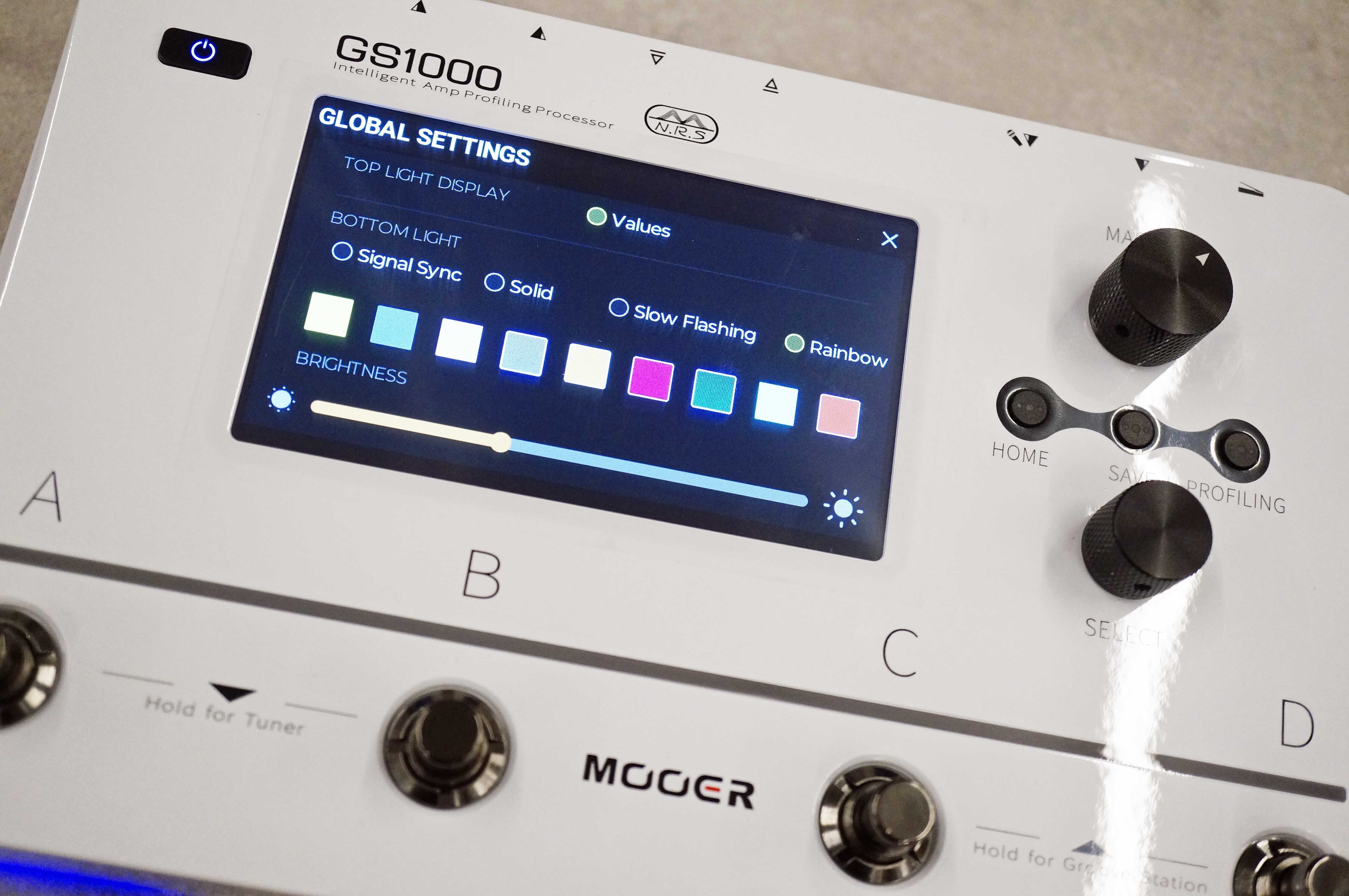 小さめ、タッチパネル、キャプチャ……Mooerの新しいGS1000が