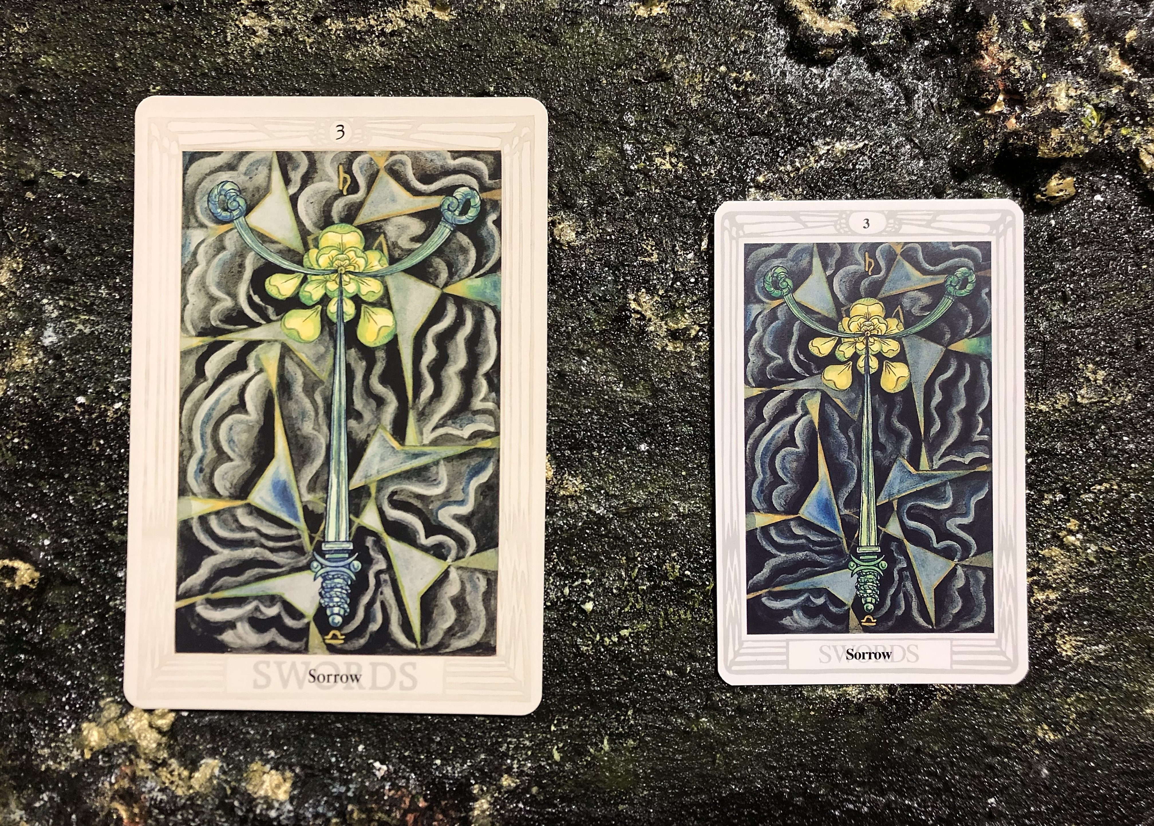 トートタロット】新版 vs 青箱 比較レビュー｜D.azureus Tarot