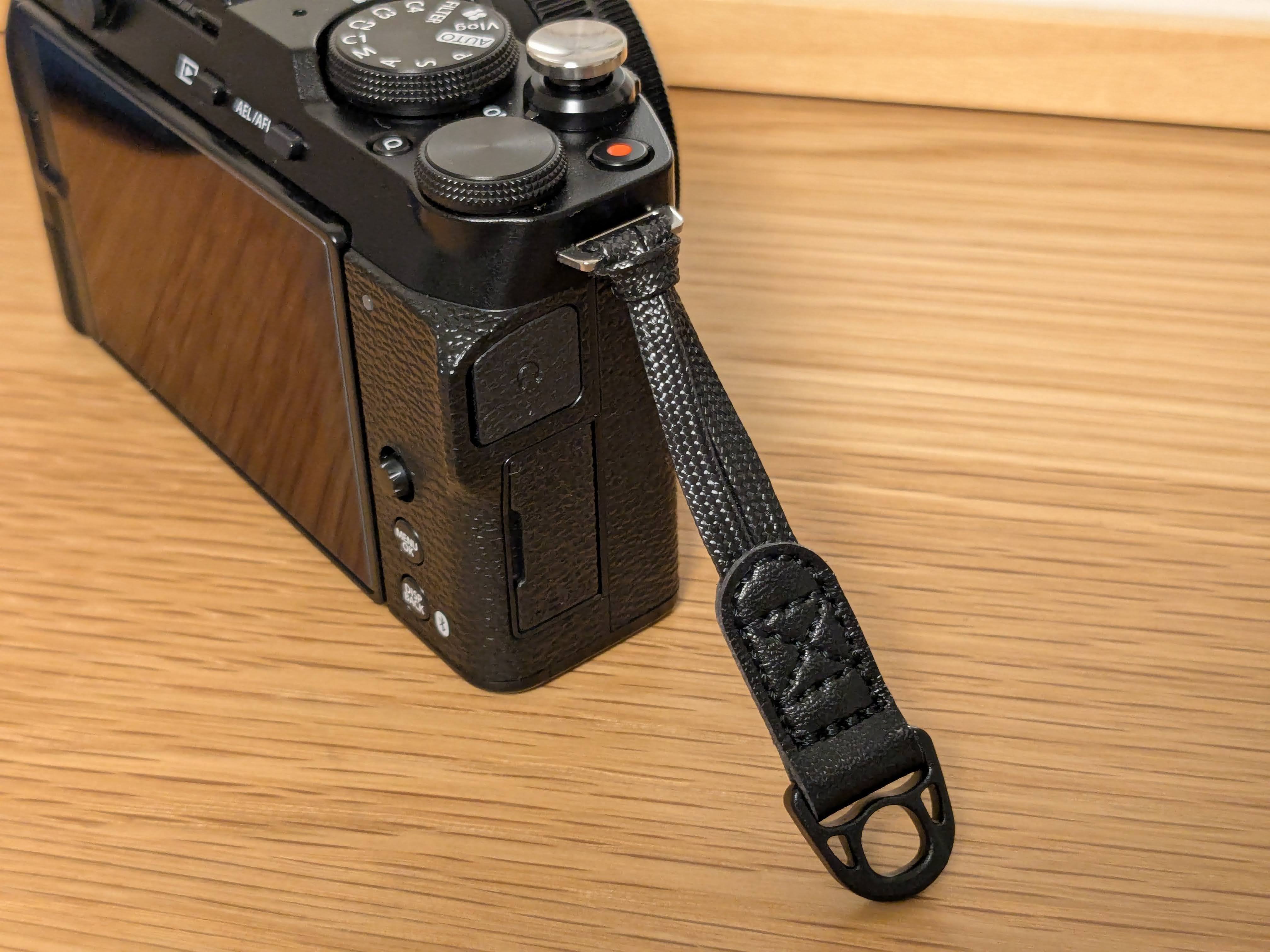 X-M4に丸カンストラップを着けたい｜やまぐちゆうき