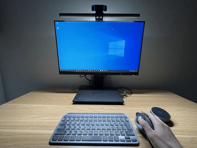 改良版】BenQ ScreenBar Halo レビュー！所有欲を満たす逸品