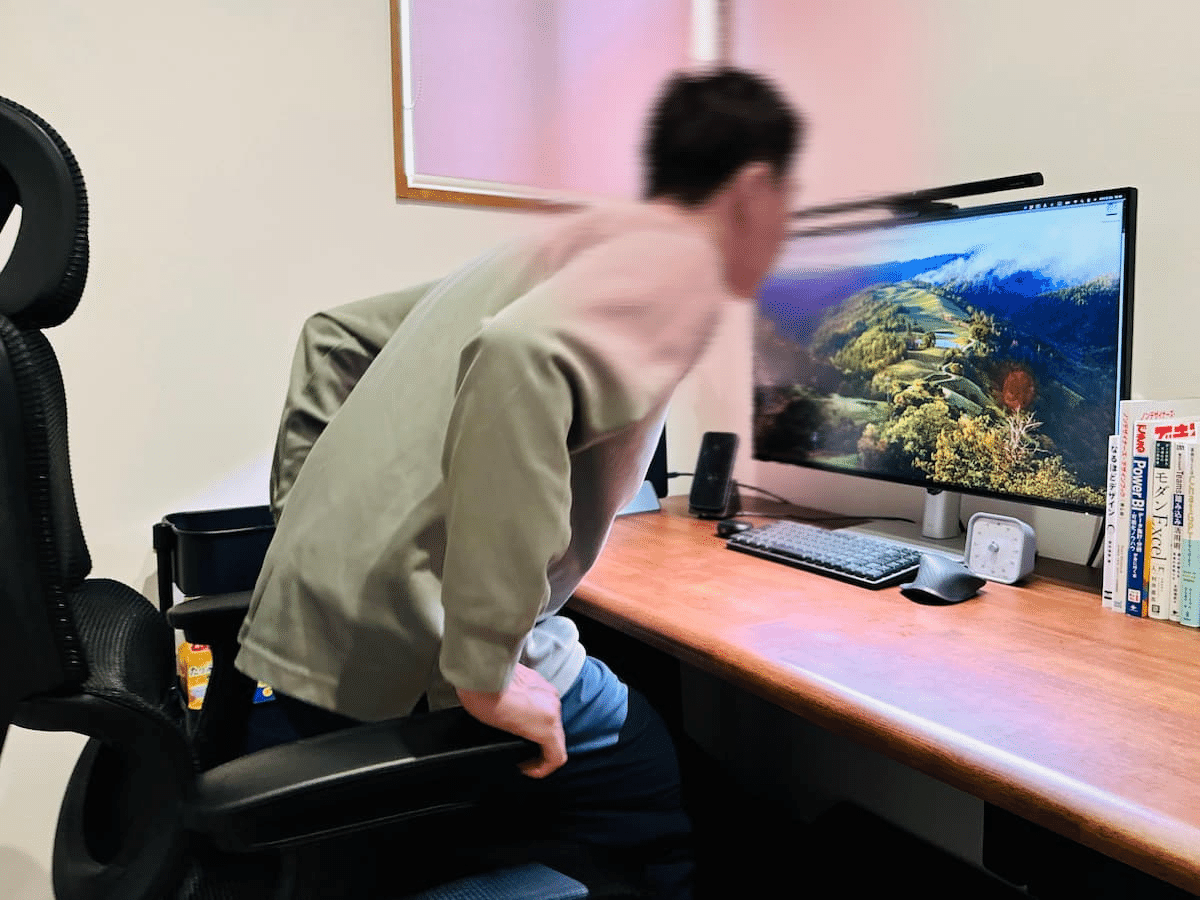 BenQ ScreenBar Proレビュー！自動ON/OFF搭載。手元を明るく、広く