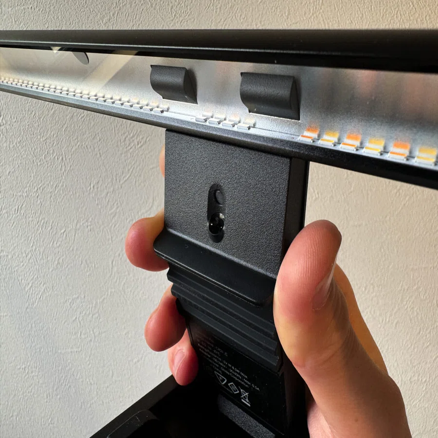 BenQ ScreenBar Proレビュー！自動ON/OFF搭載。手元を明るく、広く