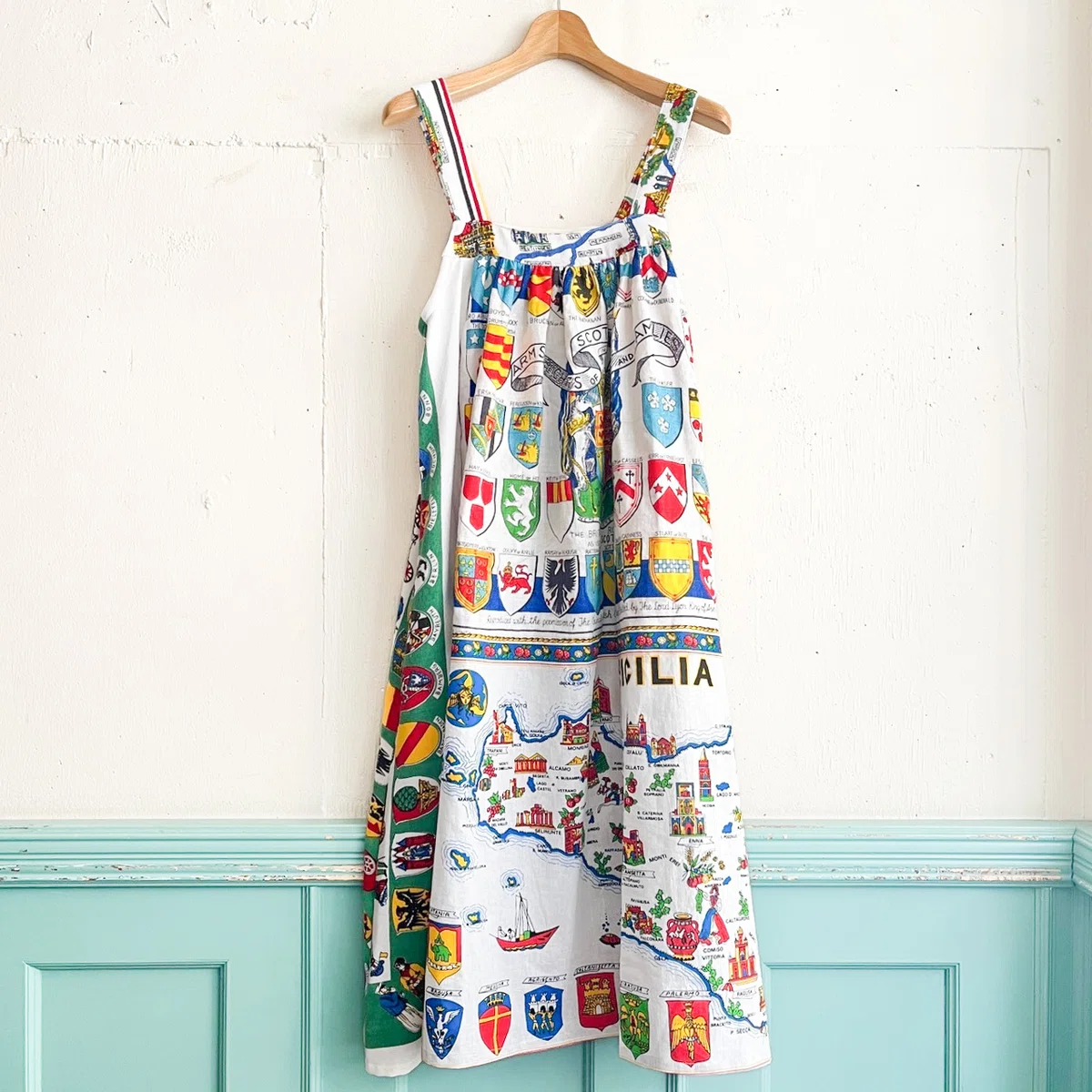 GATHER DRESS -USED FABRIC CALENDAR｜flower＆guitar 花とギター