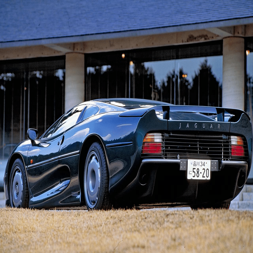名車紹介】ジャガー XJ220：不完全なる天才の遺産｜クルビュー