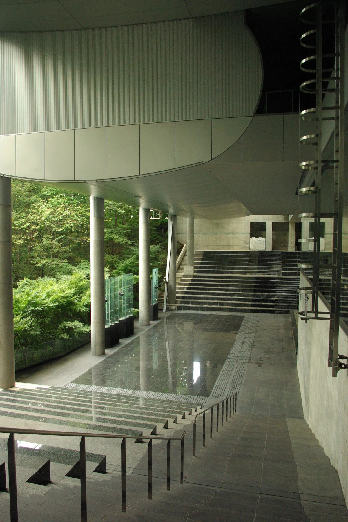原広司設計の名建築【建築巡礼25】｜Shu Shu
