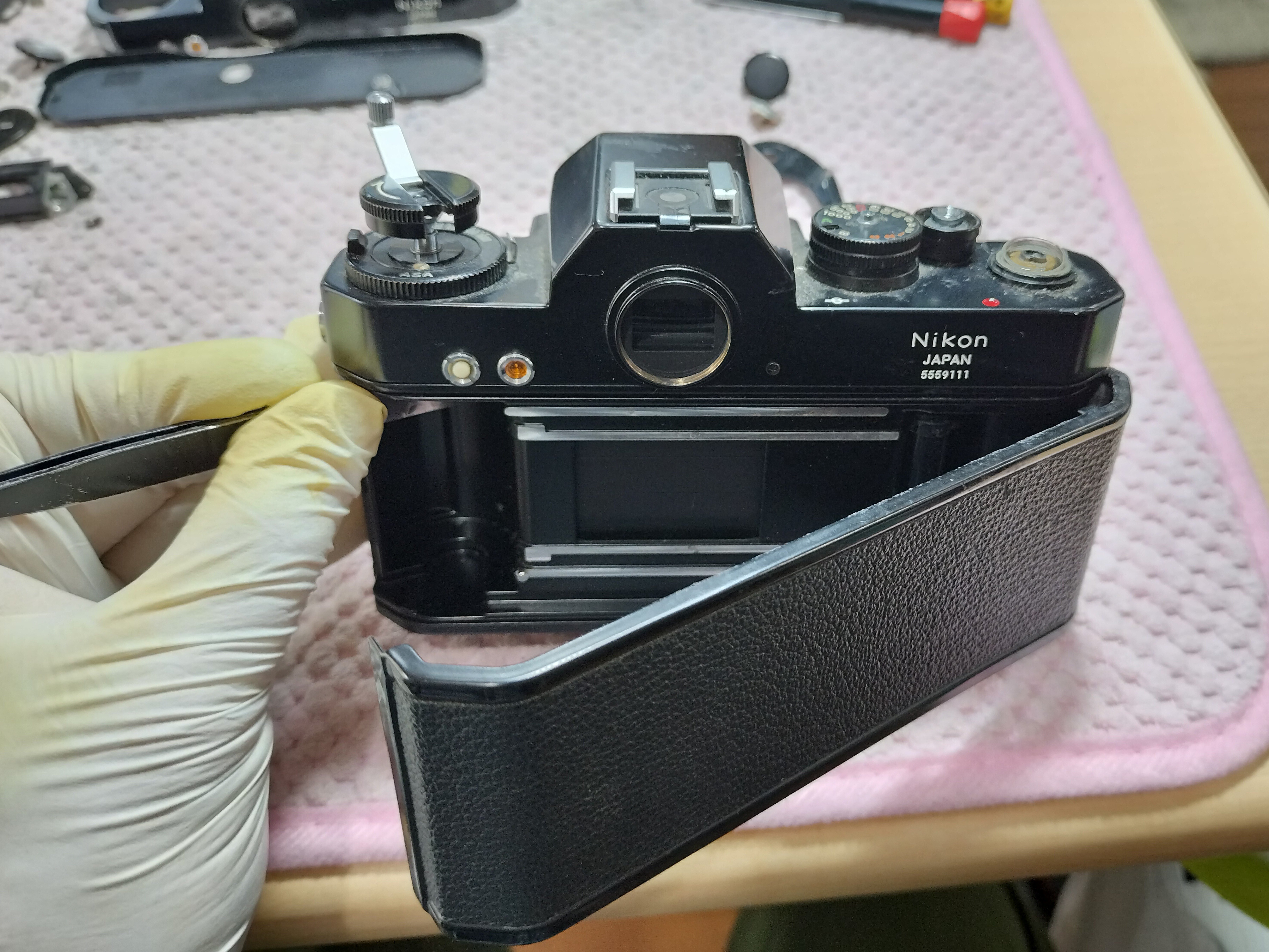 Nikomat EL 黒 50mm f2 分解整備済 露出計正常 凹みあり 保証 Nikon Nikomat ELの分解｜フィルムカメラ修理のアクアカメラ