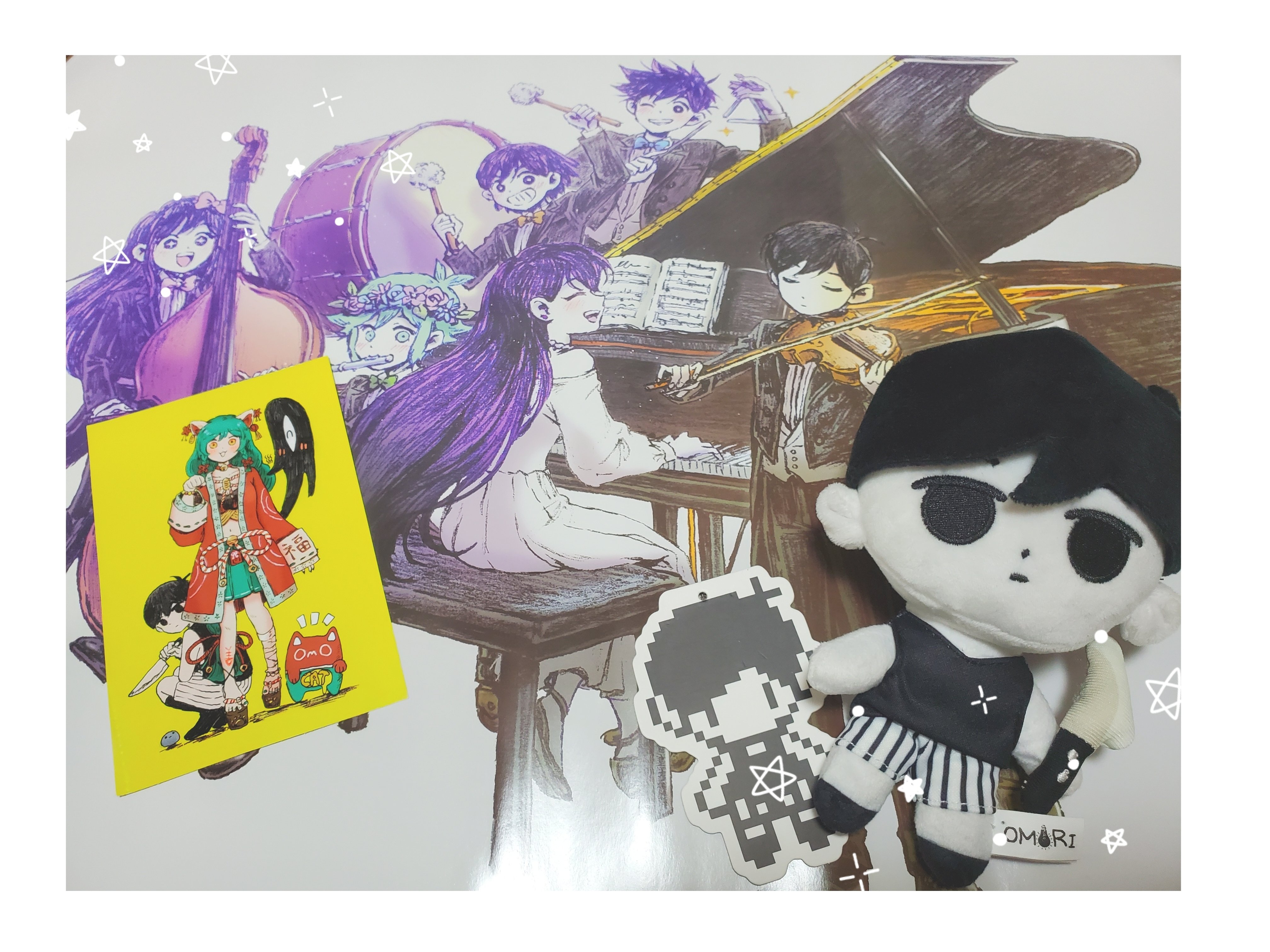 OMORI グッズまとめ売り OMORI」とコラボしたTシャツやピンバッジなど，最新グッズの販売開始
