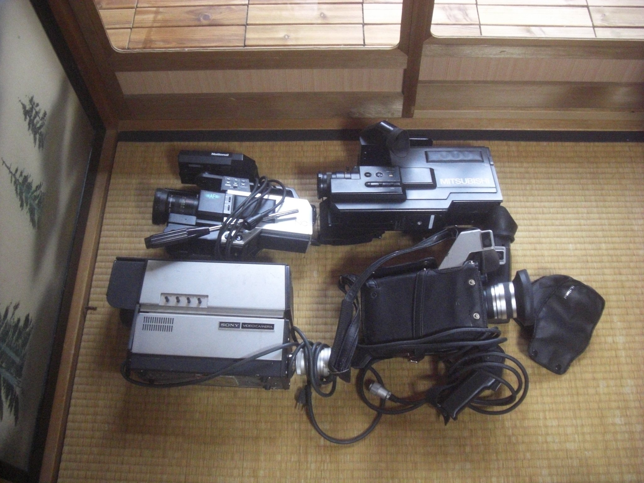 アンティーク ビデオカメラ ナショナルVZ-C70 三菱HV-M10