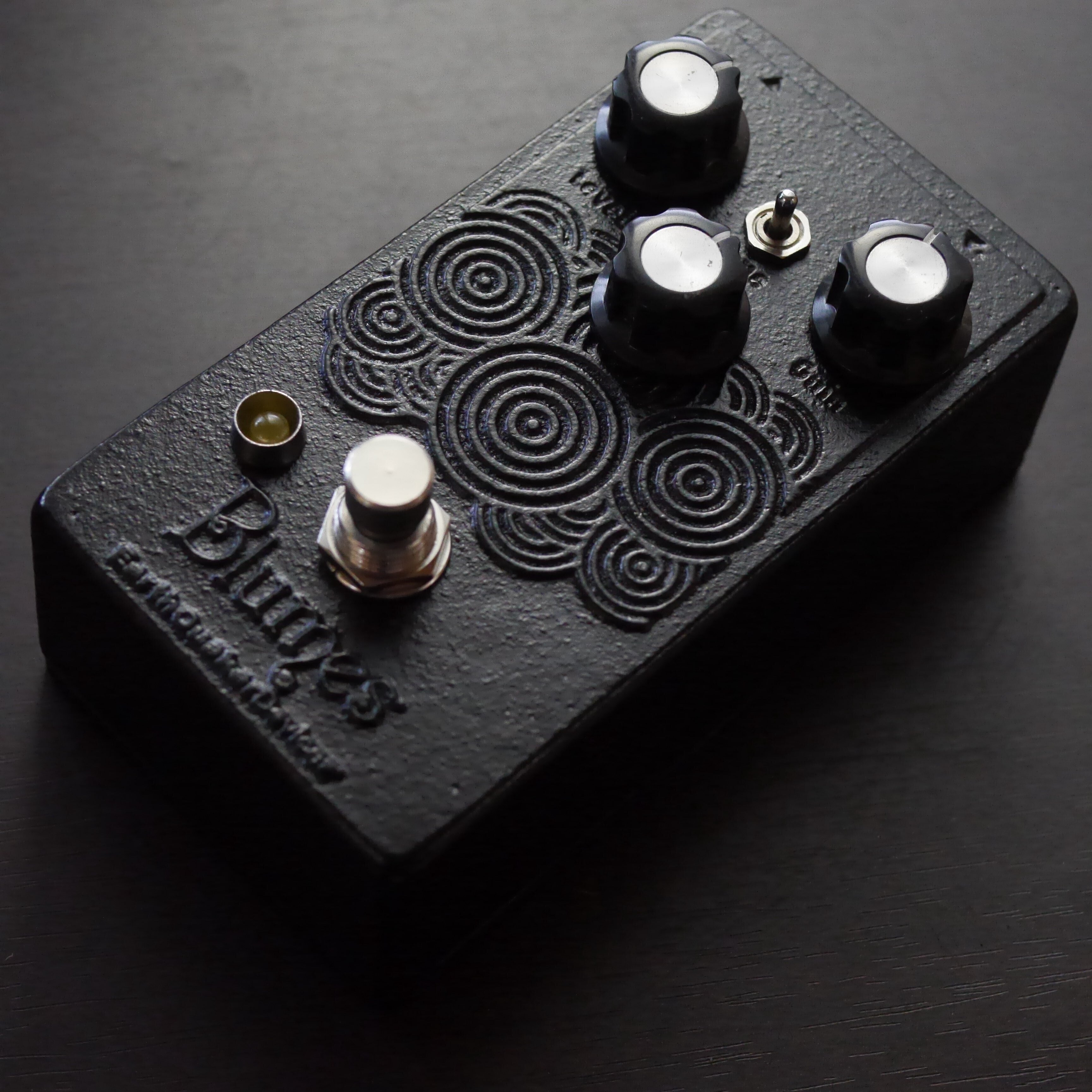 Earthquaker Devicesとのコラボレーションペダル発表！｜kgr harmony