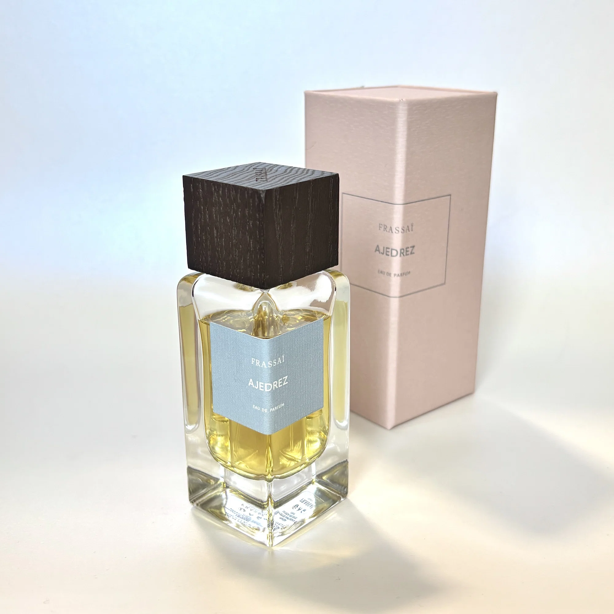 Ajedrez (2025)｜La Parfumerie Tanu