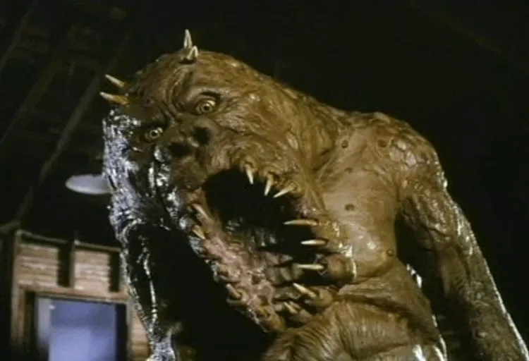クローゼットを行き来するキモカワ無敵のモンスター！名作映画の
