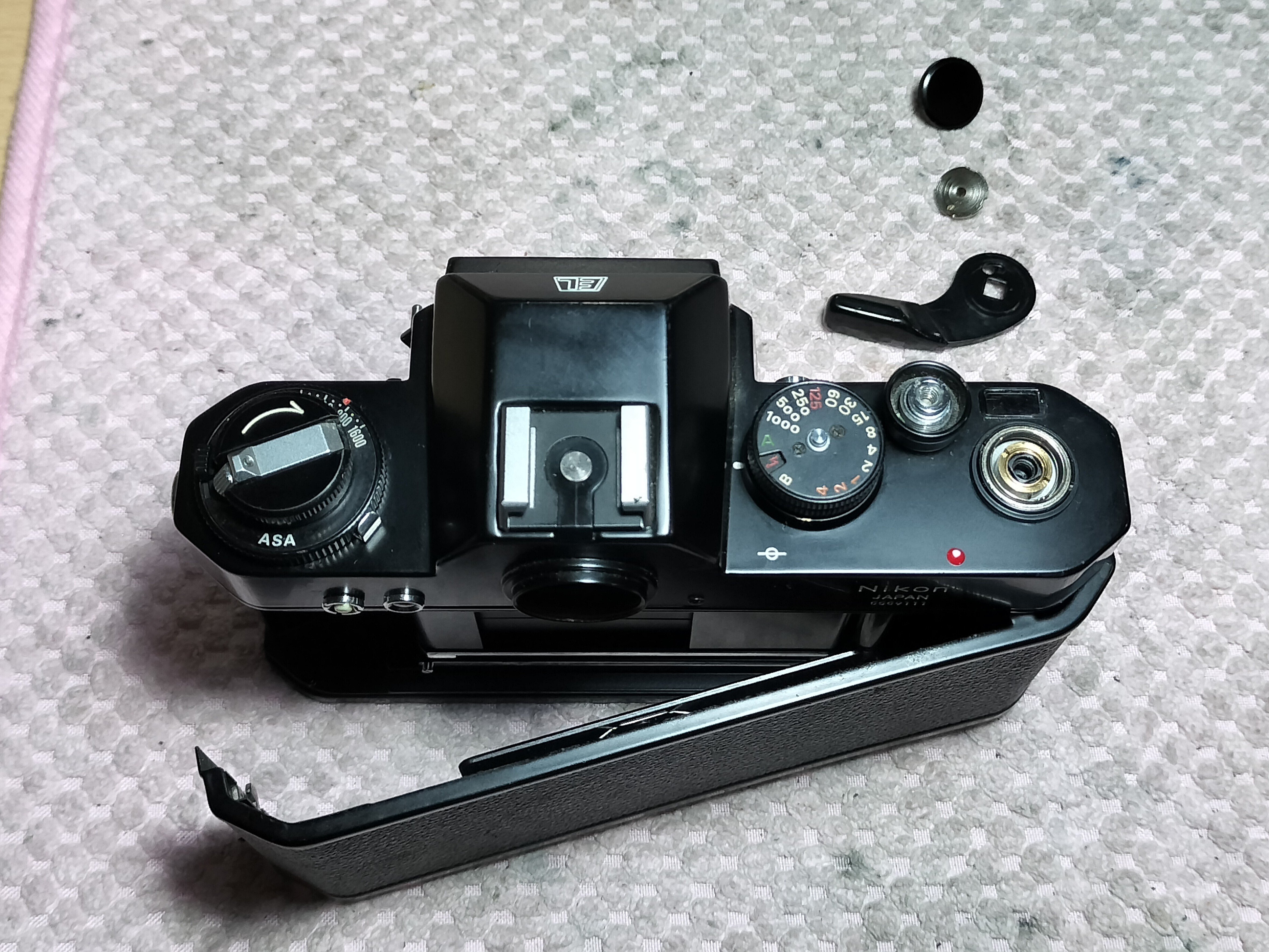 Nikon Nikomat ELの分解|フィルムカメラ修理のアクアカメラ Nikon Nikomat ELの分解|フィルムカメラ修理のアクアカメラ