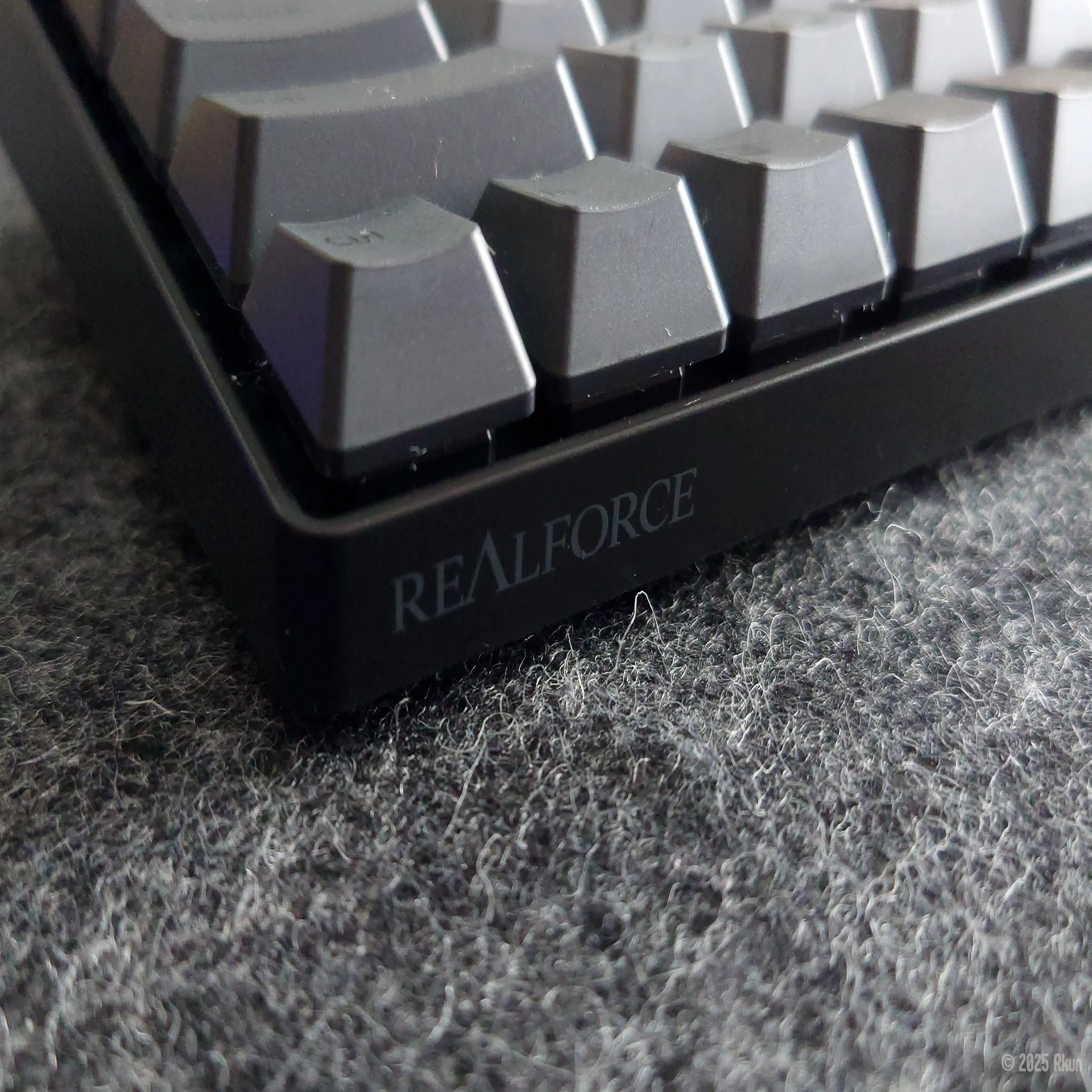 REALFORCE RC1】イイ感じのキーボードです！｜Rkun