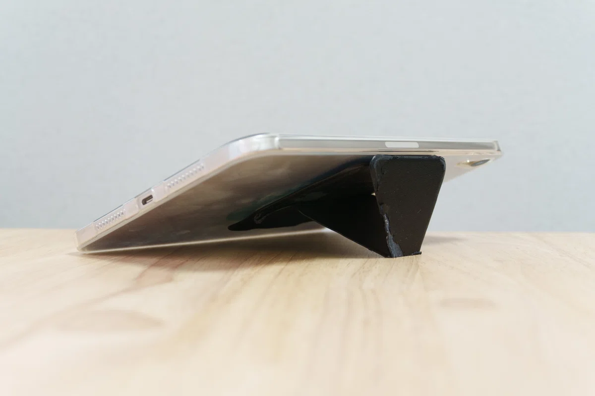 iPad mini 7用に購入したESRのMagSafeリングとiPhone用のMOFT