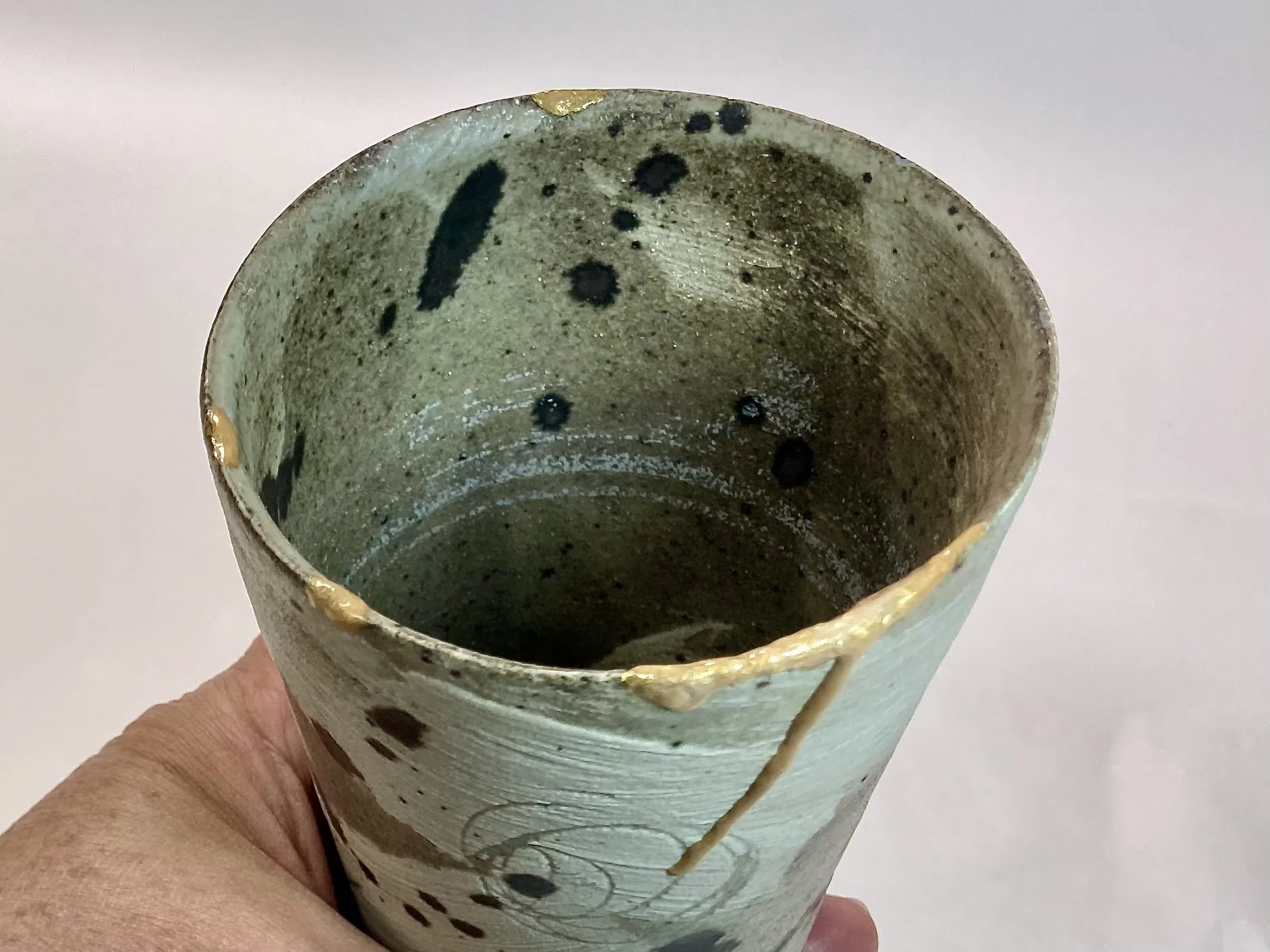 号外】現代風の金継ぎ的陶器修理に挑戦してみた！②｜萬蔵（MANZOU）