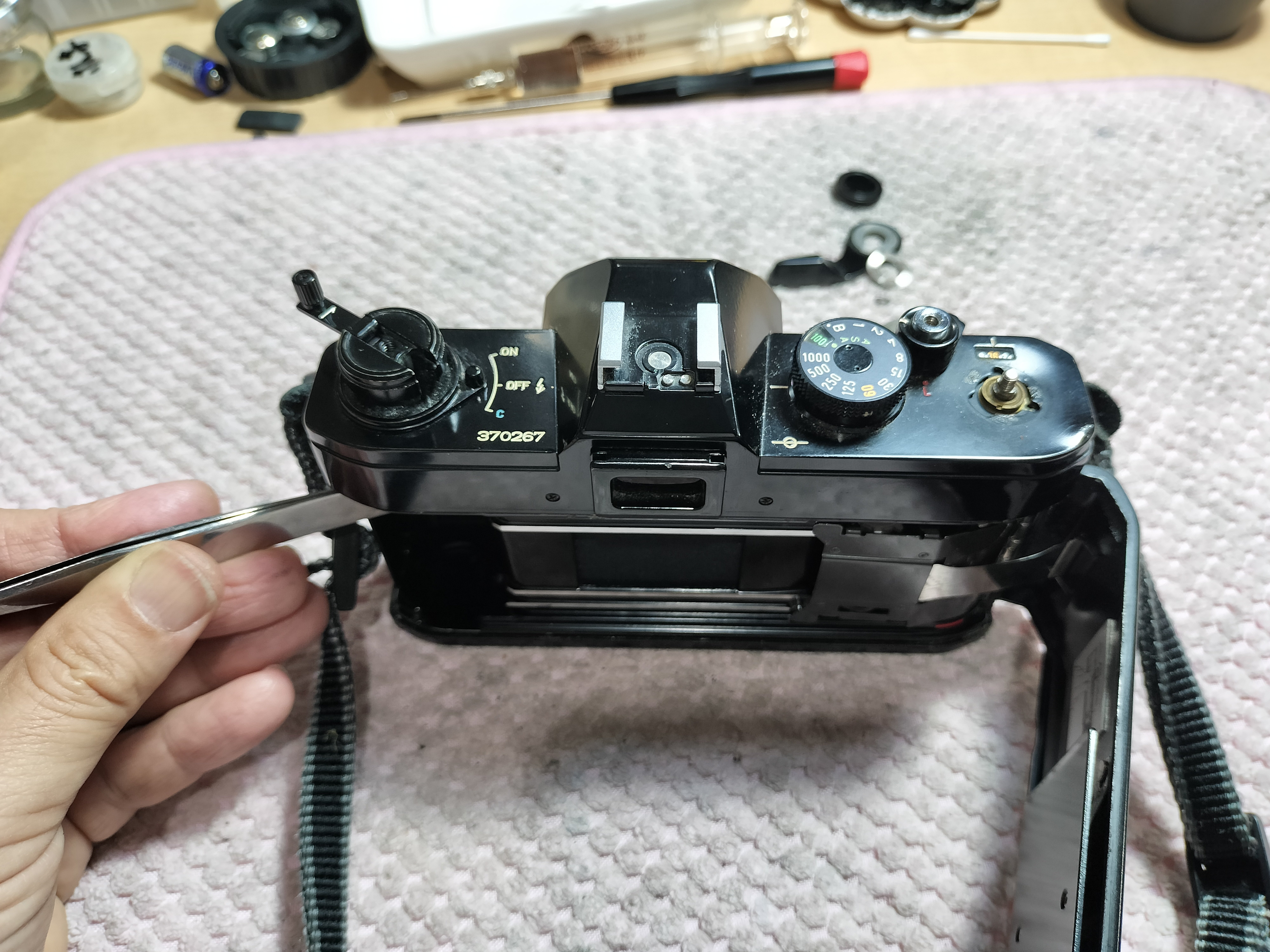 Canon FTb-Nの分解｜フィルムカメラ修理のアクアカメラ