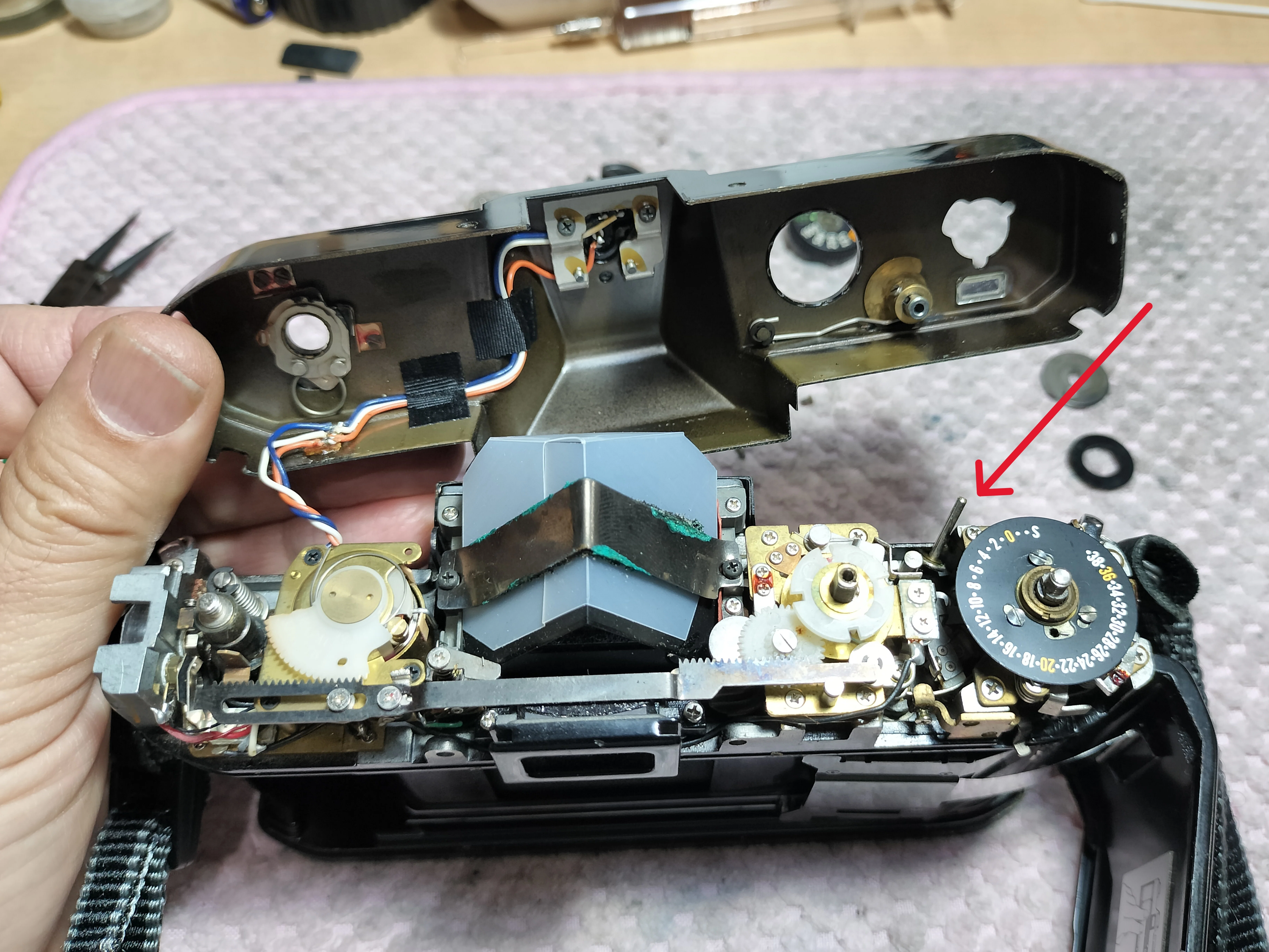 Canon FTb-Nの分解｜フィルムカメラ修理のアクアカメラ