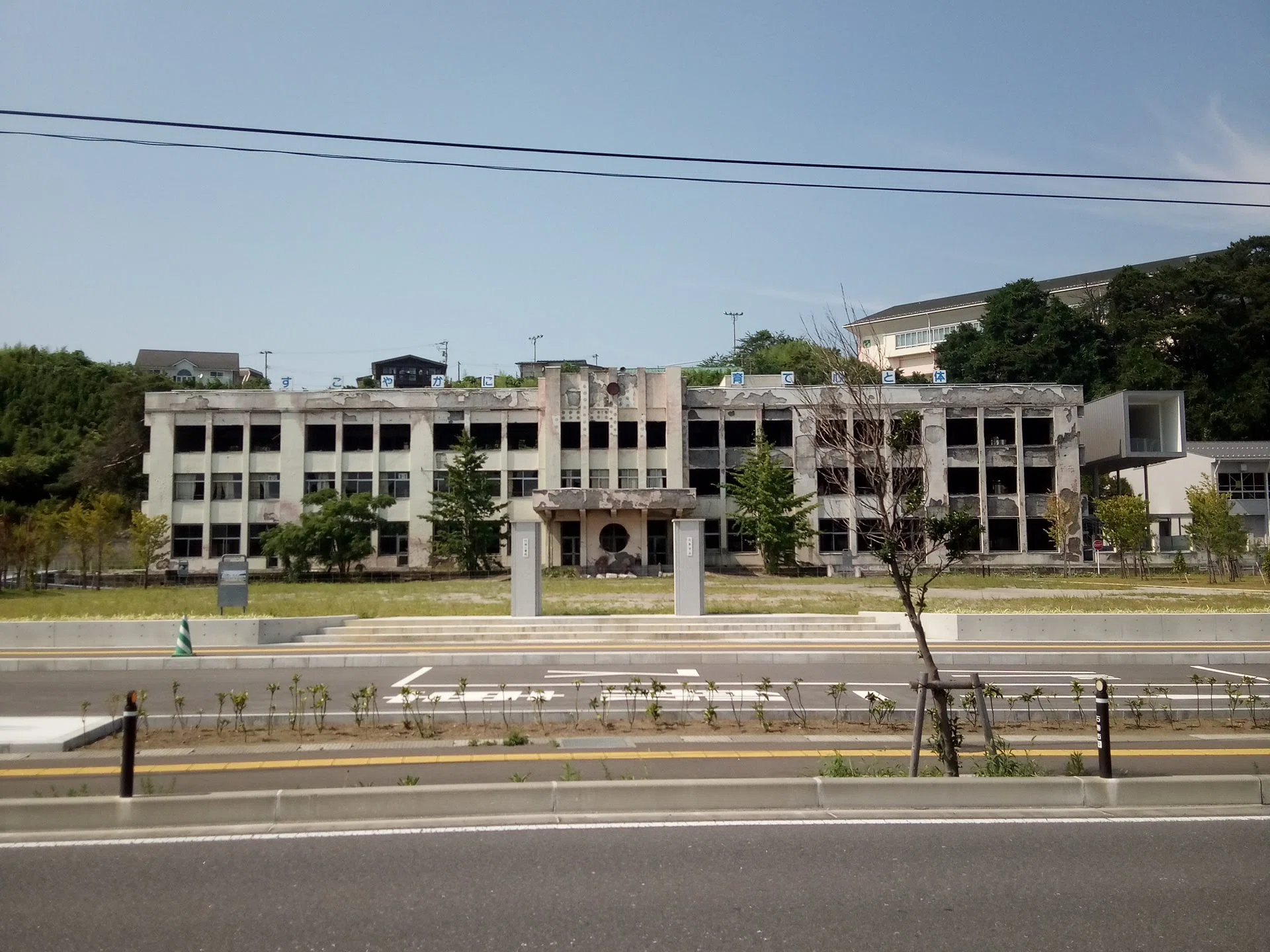 廃墟と震災遺構のはざまで―旧門脇小学校校舎、そして私の11年｜かろ