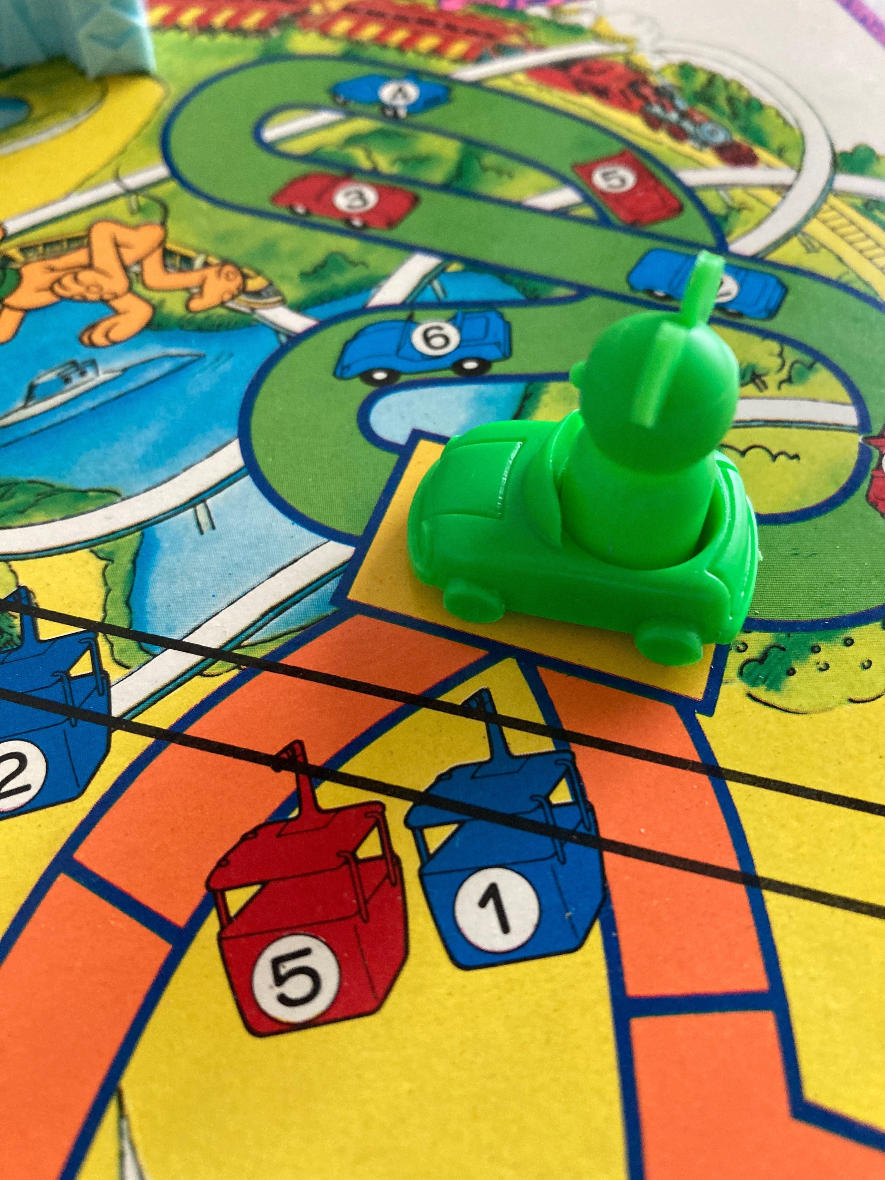 ボードゲーム「ディズニーランドめぐり」で遊ぶ｜くろぽち