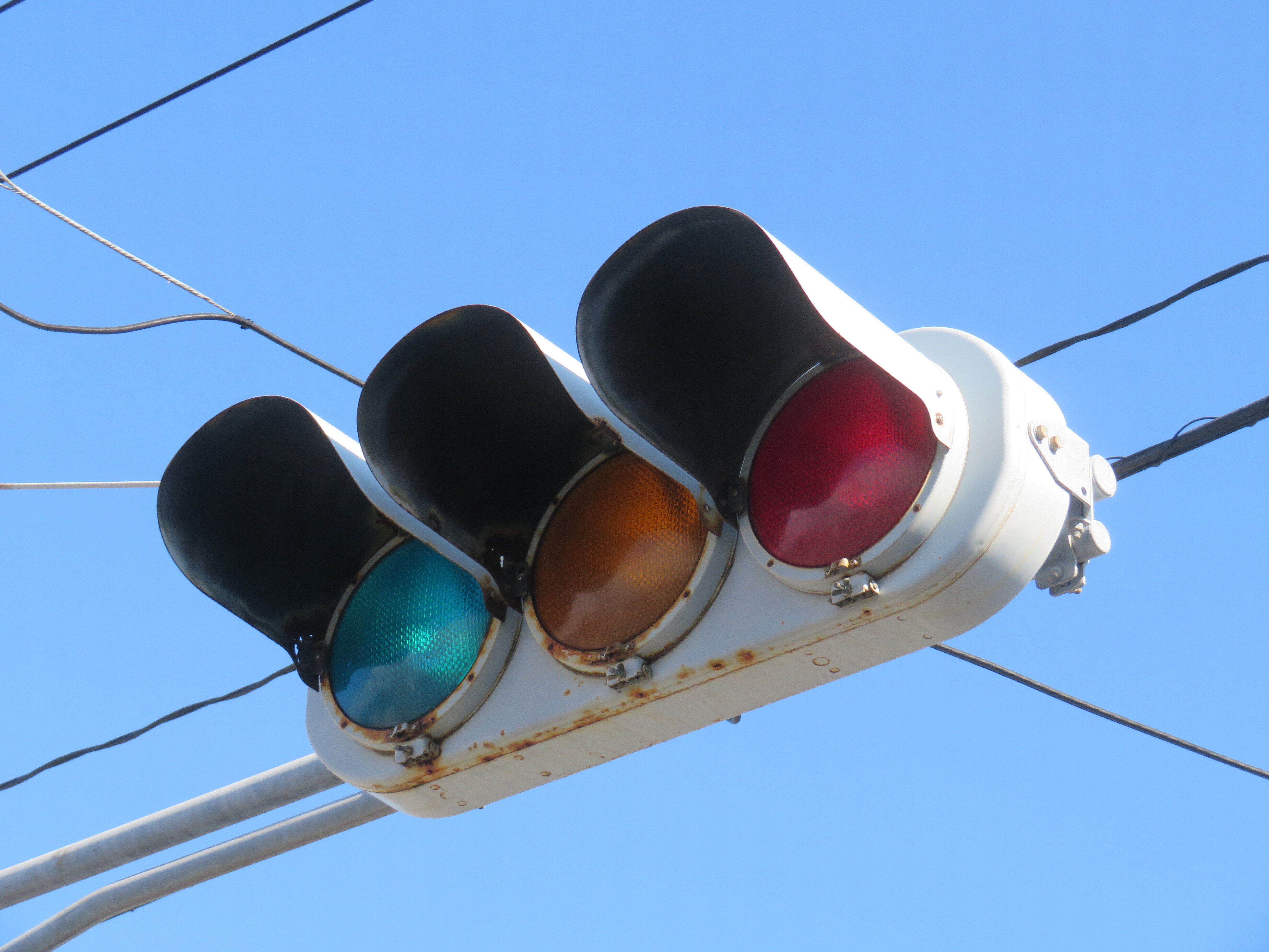 山口県でよく見かける信号機の形は？(車両用編)｜るーと