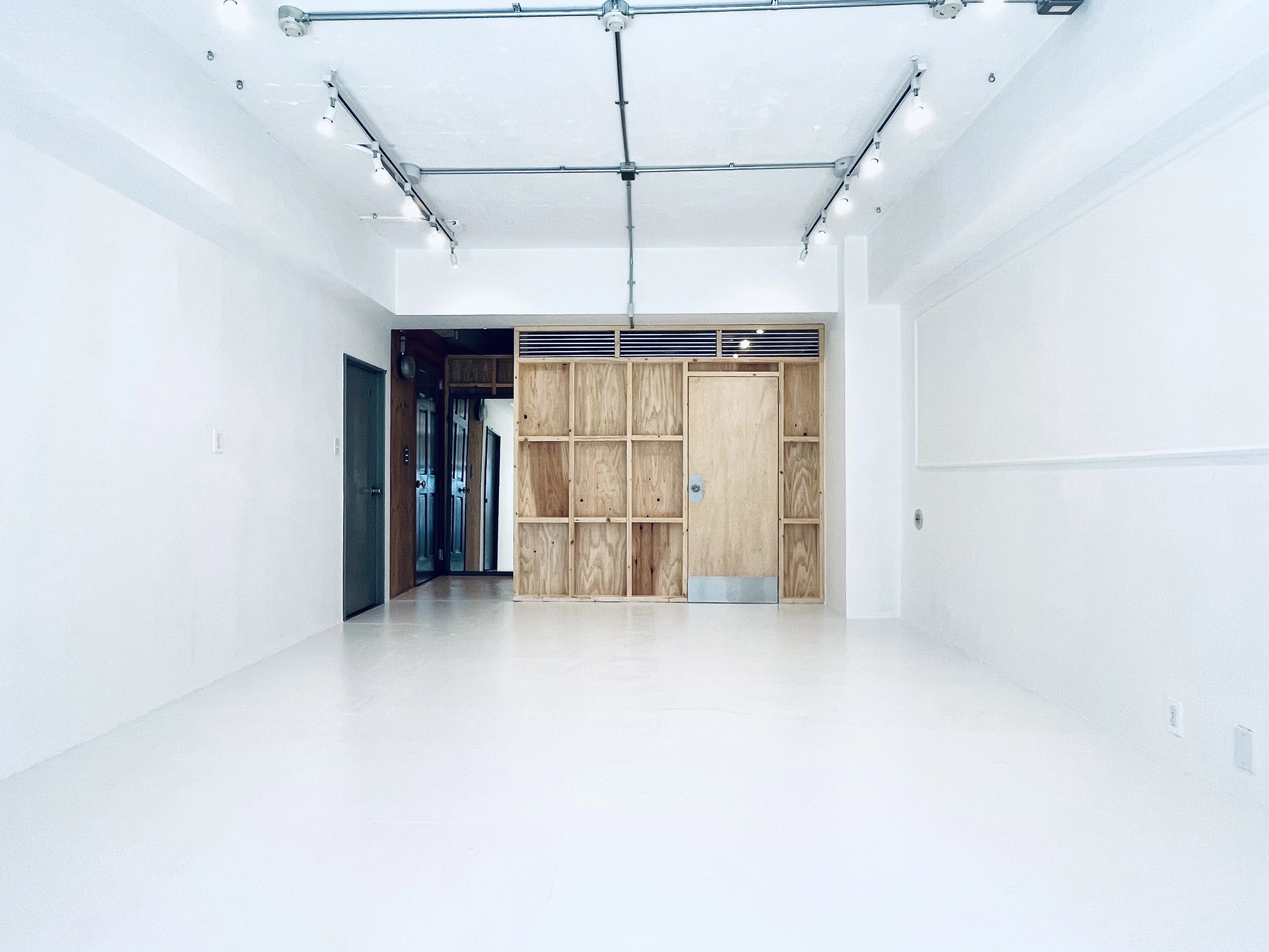 渋谷・原宿エリアの格安レンタルスペース】「today is space」展示会