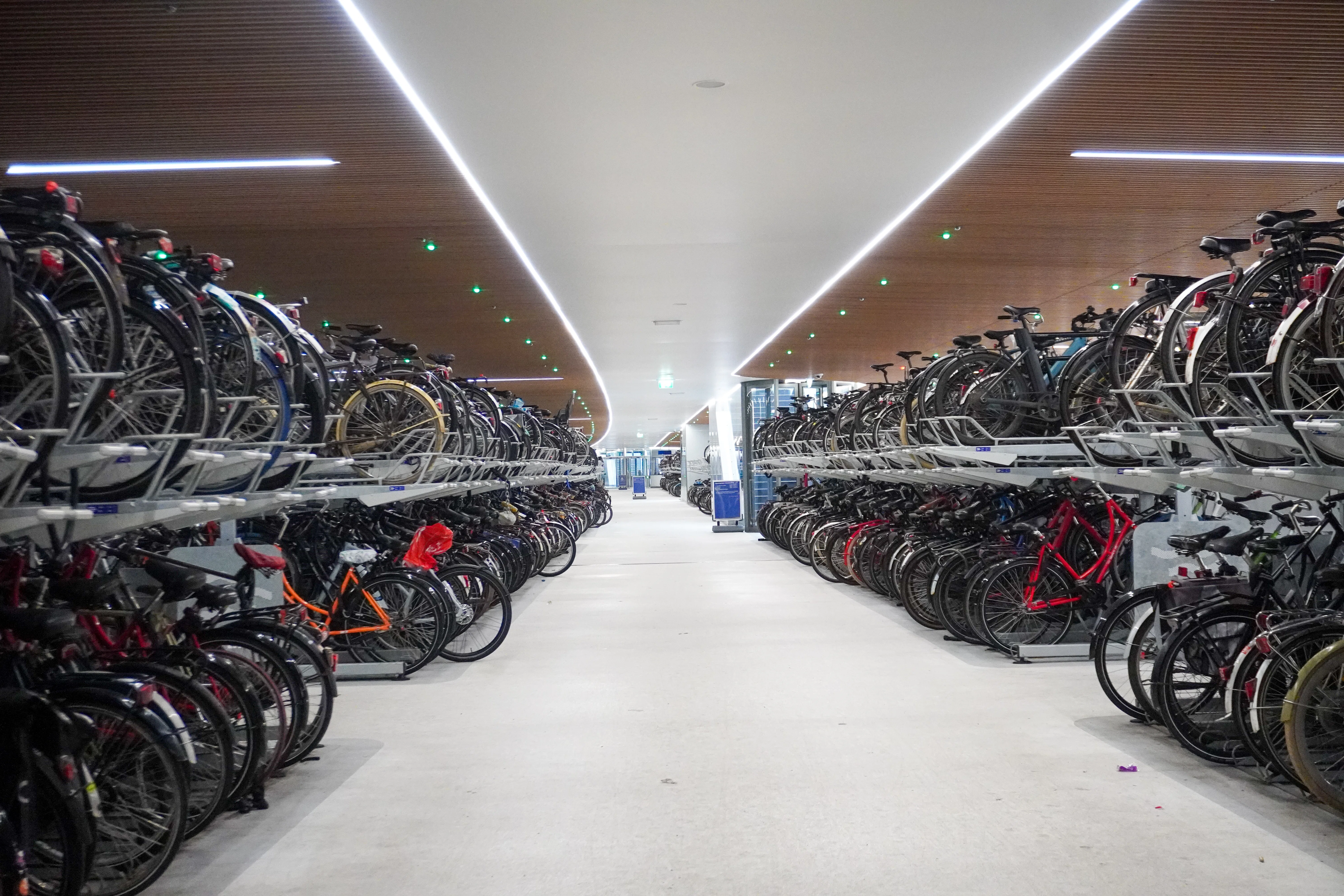 自転車都市｜アムステルダムの都市計画史｜XENCE の note.