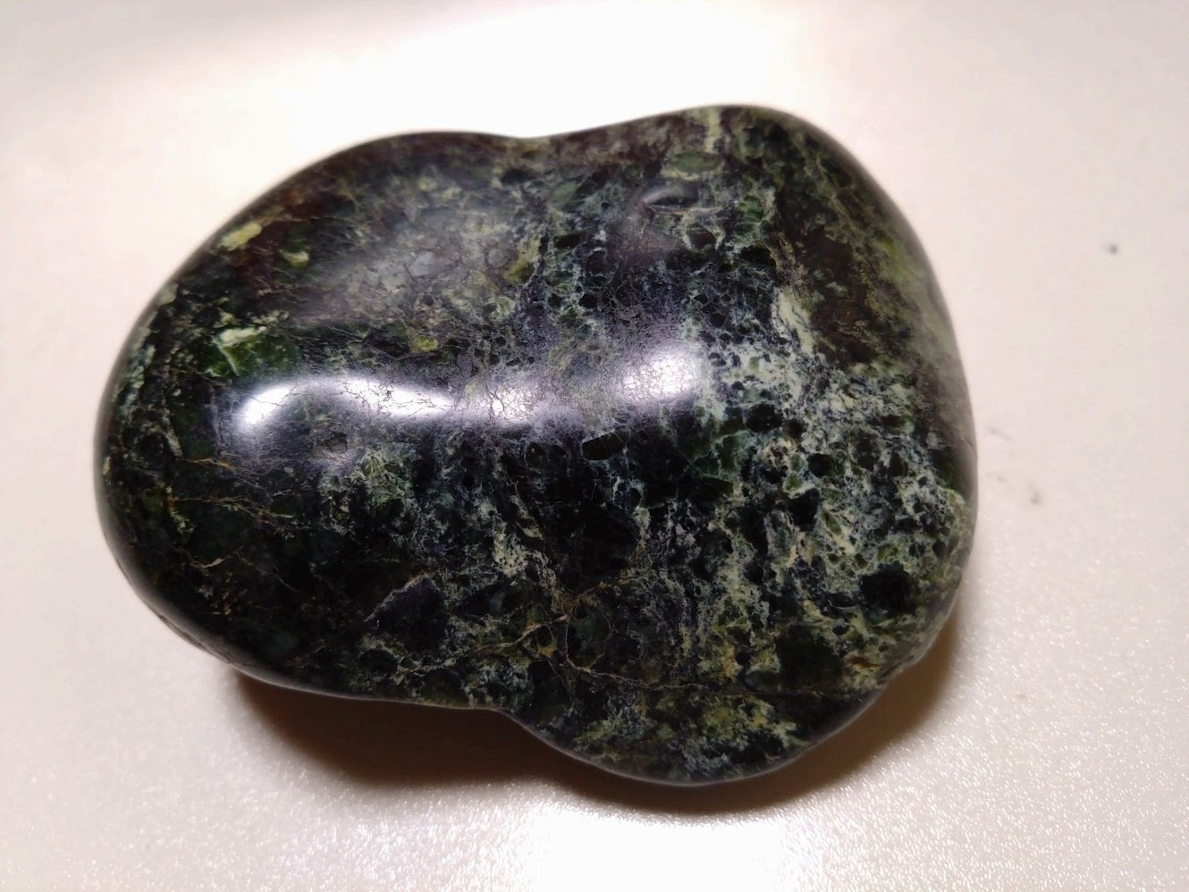 蛇紋石 蛇紋岩 青石 阿波石 庭石 景石 天然石 守護 魔除け 厄除け 蛇紋石 蛇紋岩 青石 庭石 阿波石 天然石 サーペンティン