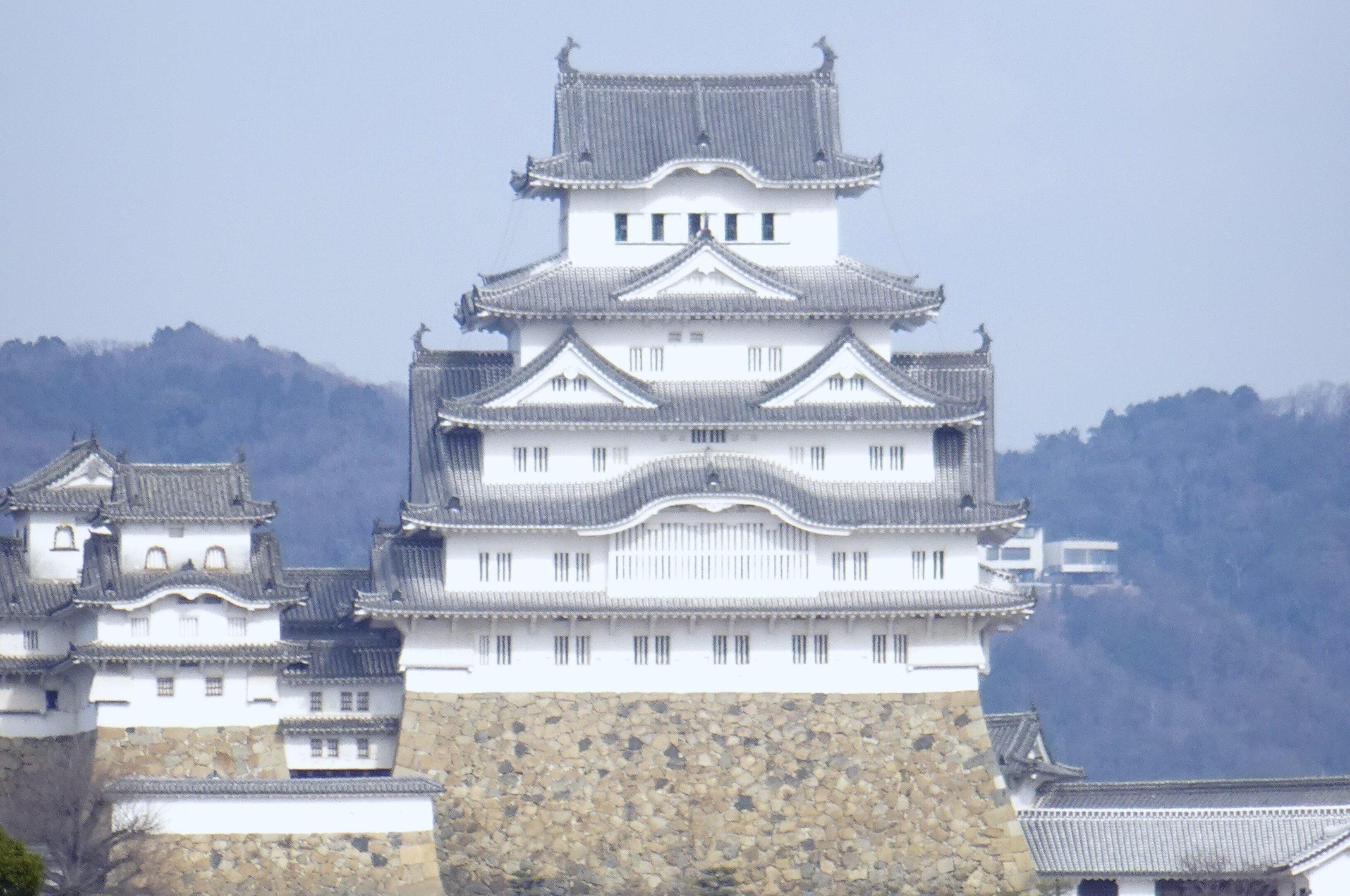 姫路城】残念すぎる日本の名城第7回｜白すぎても困る？姫路城の美しさ