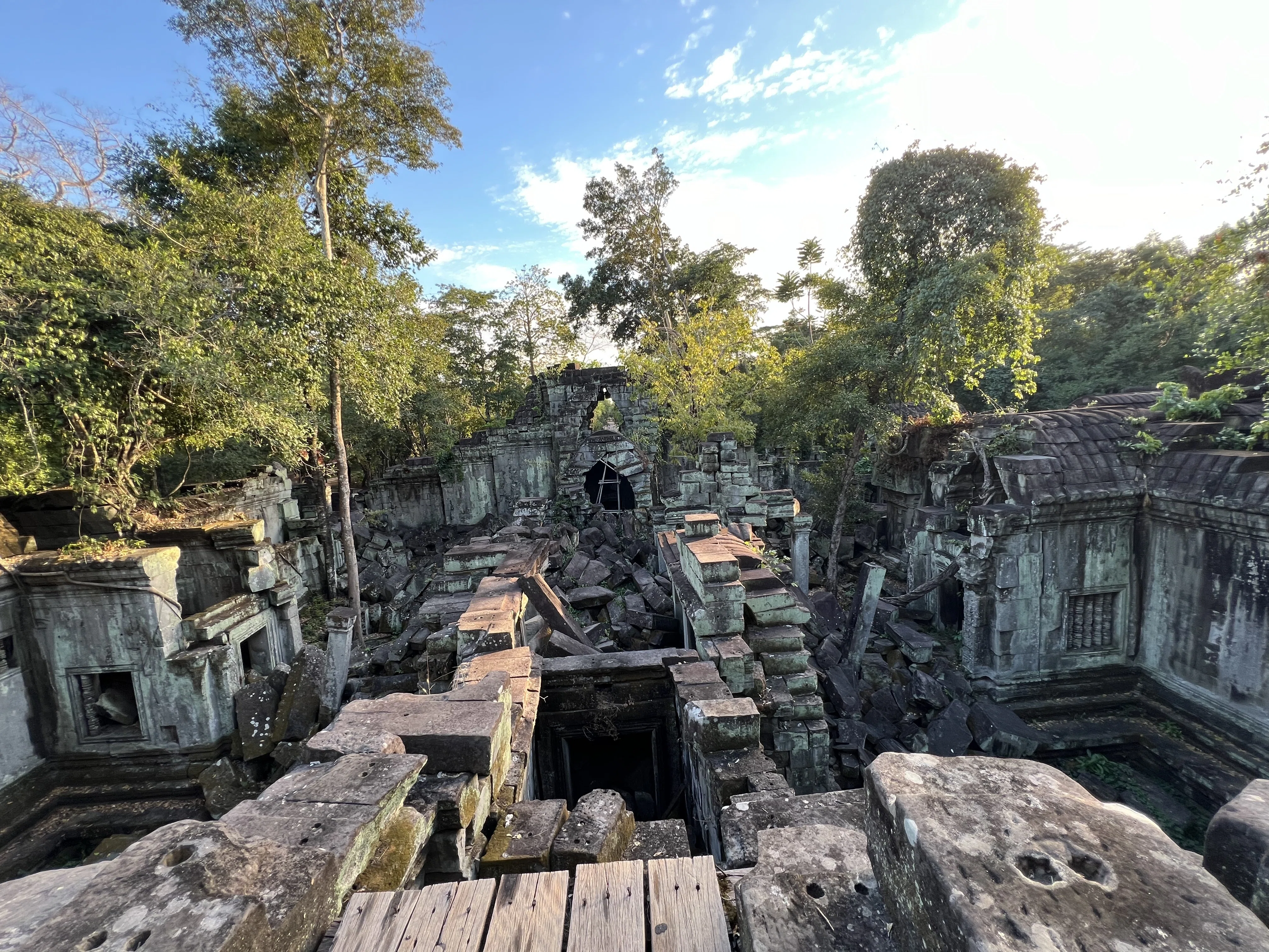 Solo Trip to Cambodia Diary Part 13 [Beng Mealea Ruins]｜空白の漂流者