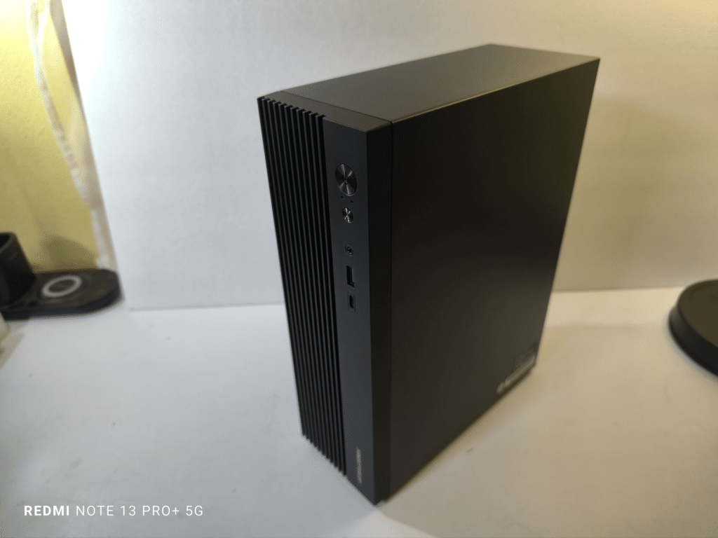 Windowsデスクトップ MINISFORUM 790S7 MINISFORUM 790S7/129i7 Mini-ITXパソコン