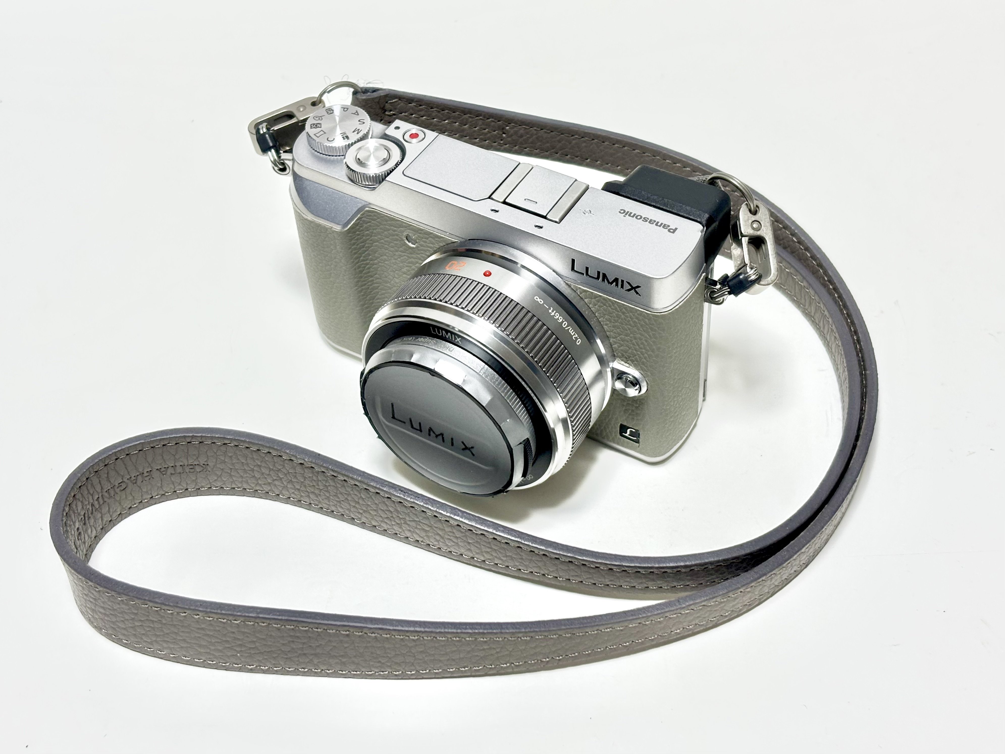 PEN LiteからLUMIX GX7 Mark IIへ買い換え： コンパクト高機能な