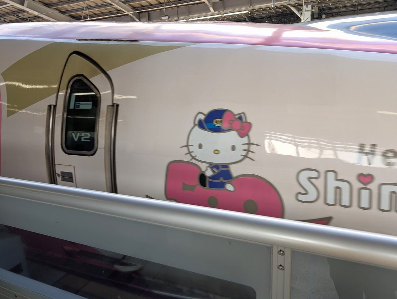 ハローキティ 根付 ストラップ 新大阪 新幹線バージョン - メルカリ