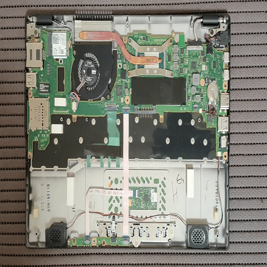 スリム型、軽量型ノート『FUJITSU LIFEBOOK WU2/C3』の分解