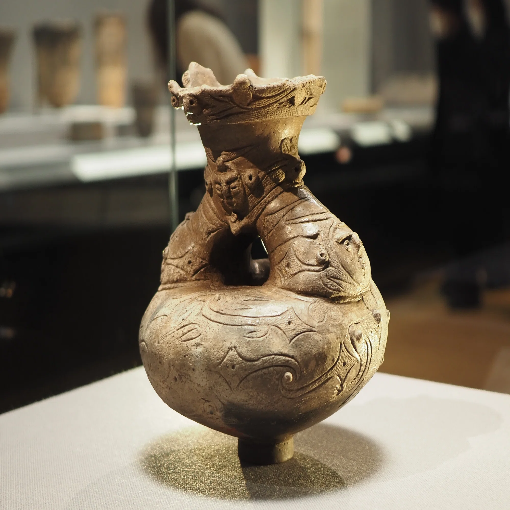 なにこれ!? 4面の土偶顔が描かれた異形の縄文土器…@東京国立博物館 