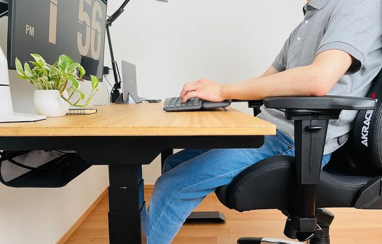FLEXISPOT E7レビュー。もう元に戻れない…設置したら快適な 
